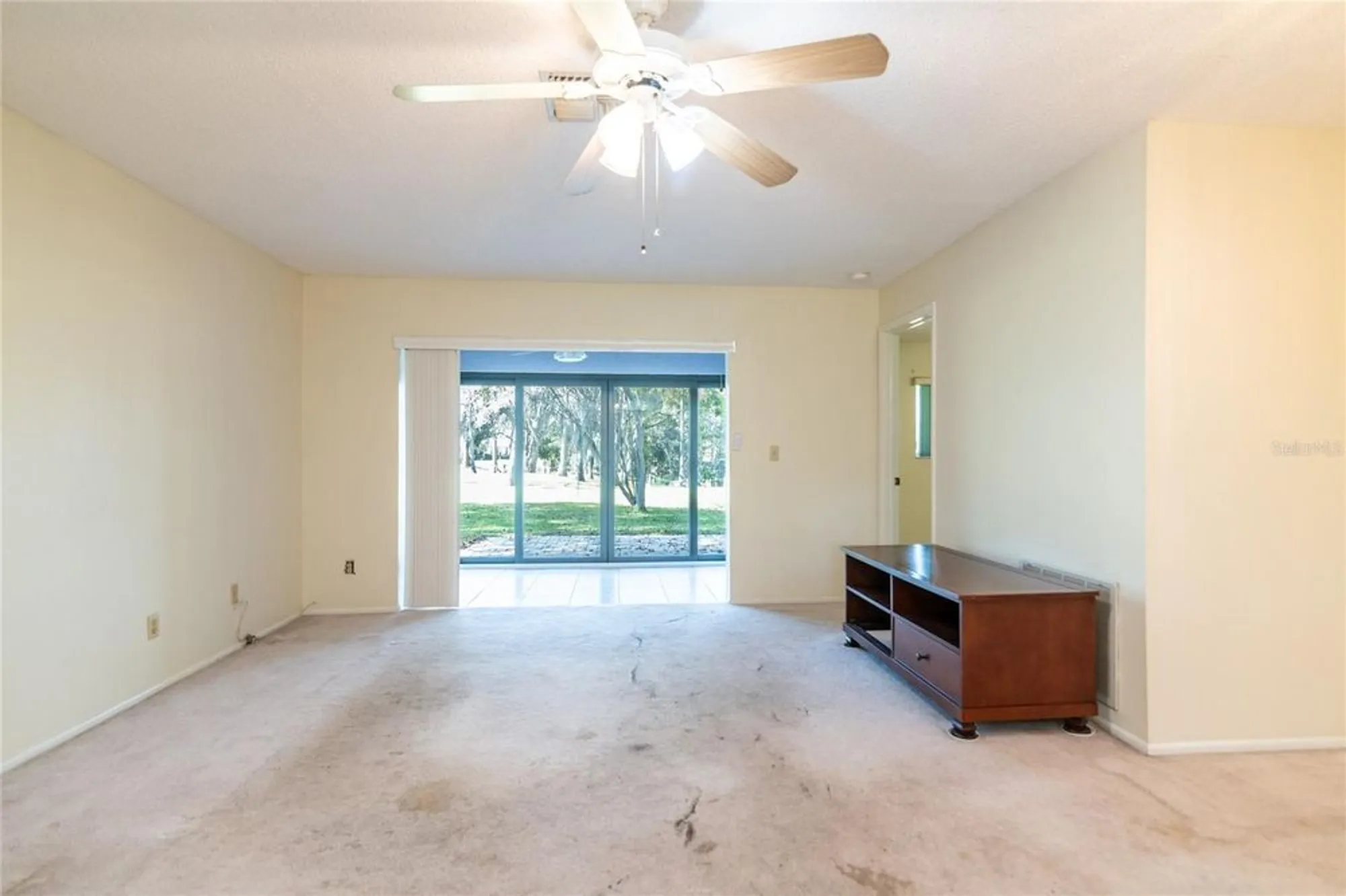 Property Slideshow image 12 of 32 | 2502 laurelwood dr # 3b, Clearwater, FL, 33763