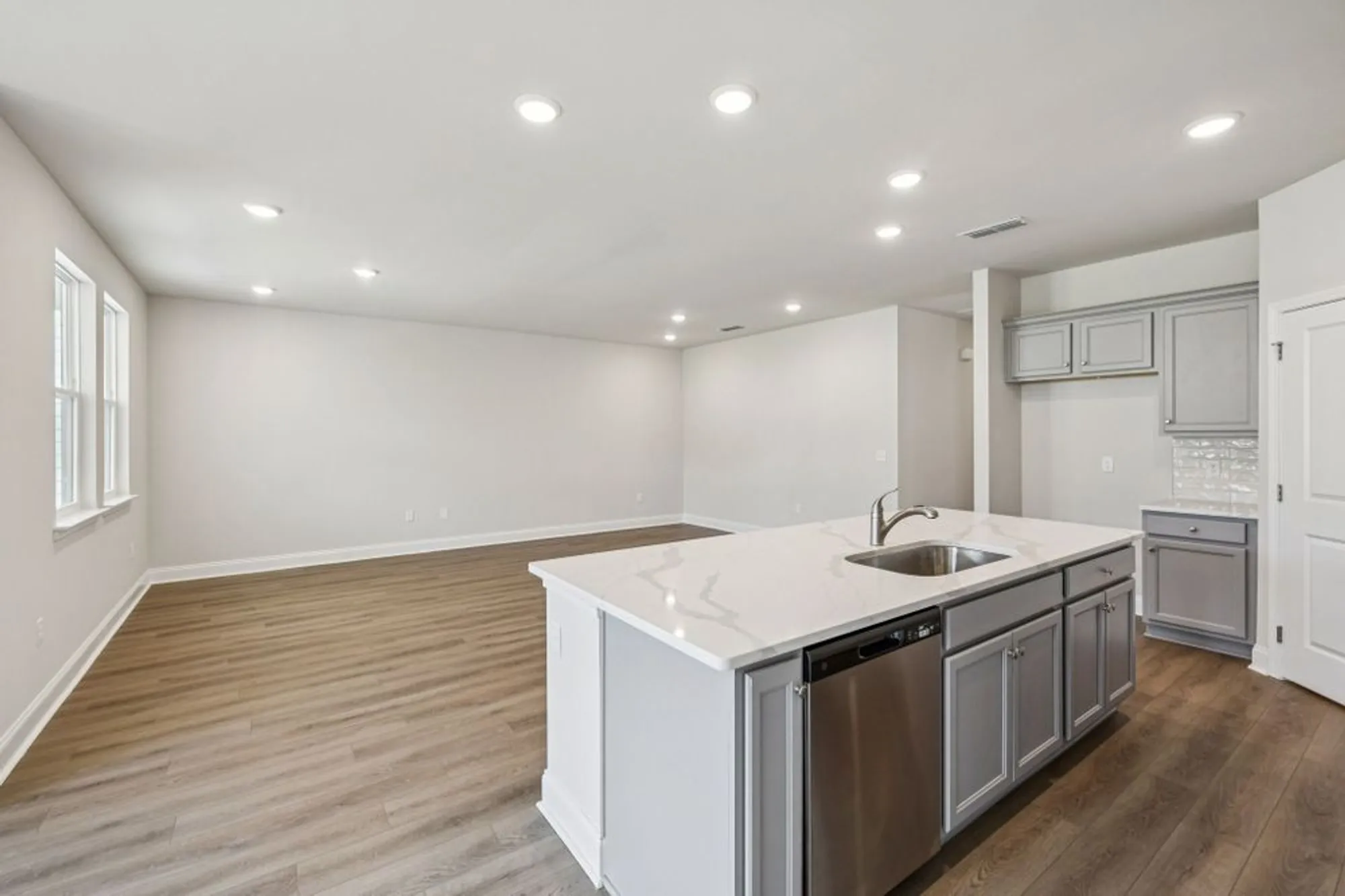 Property Slideshow image 27 of 48 | 312 stonehaus cir, Antioch, TN, 37013