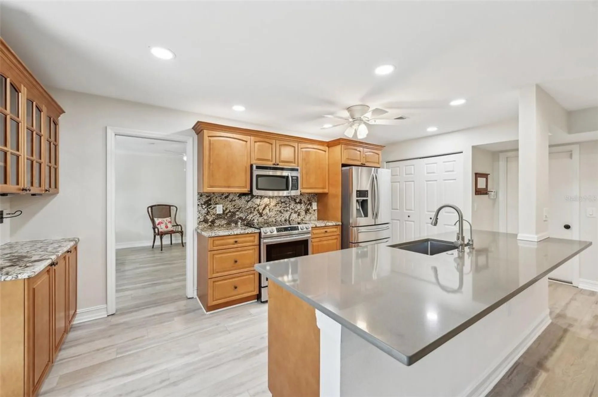 Property Slideshow image 13 of 45 | 3880 wilshire cir # 28, Sarasota, FL, 34238