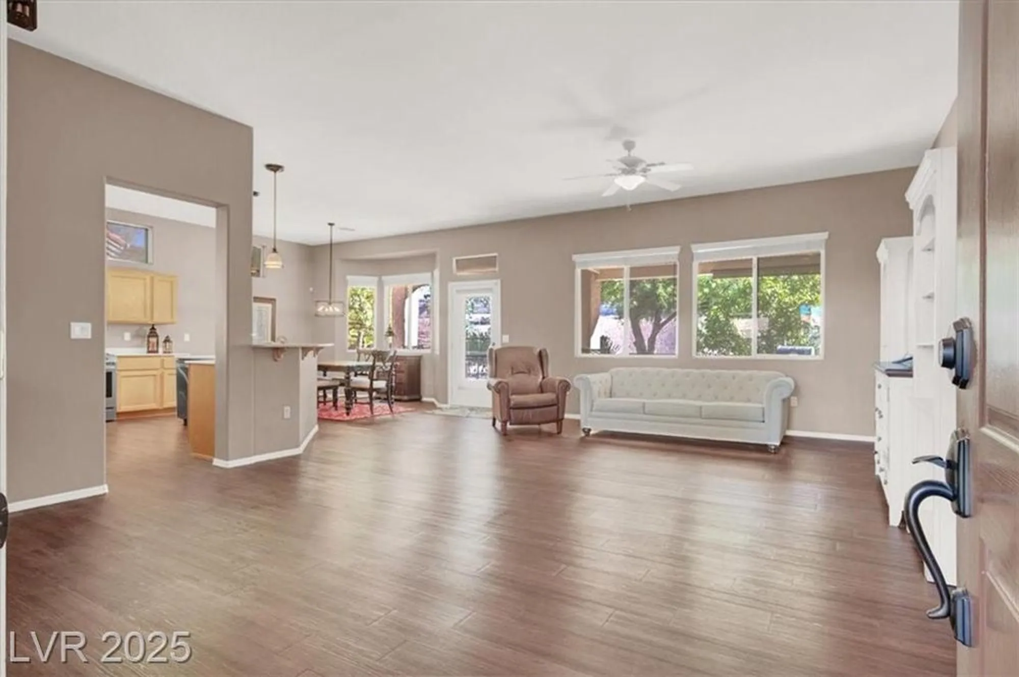 Property Slideshow image 4 of 33 | 9525 salem hills ct, Las Vegas, NV, 89134