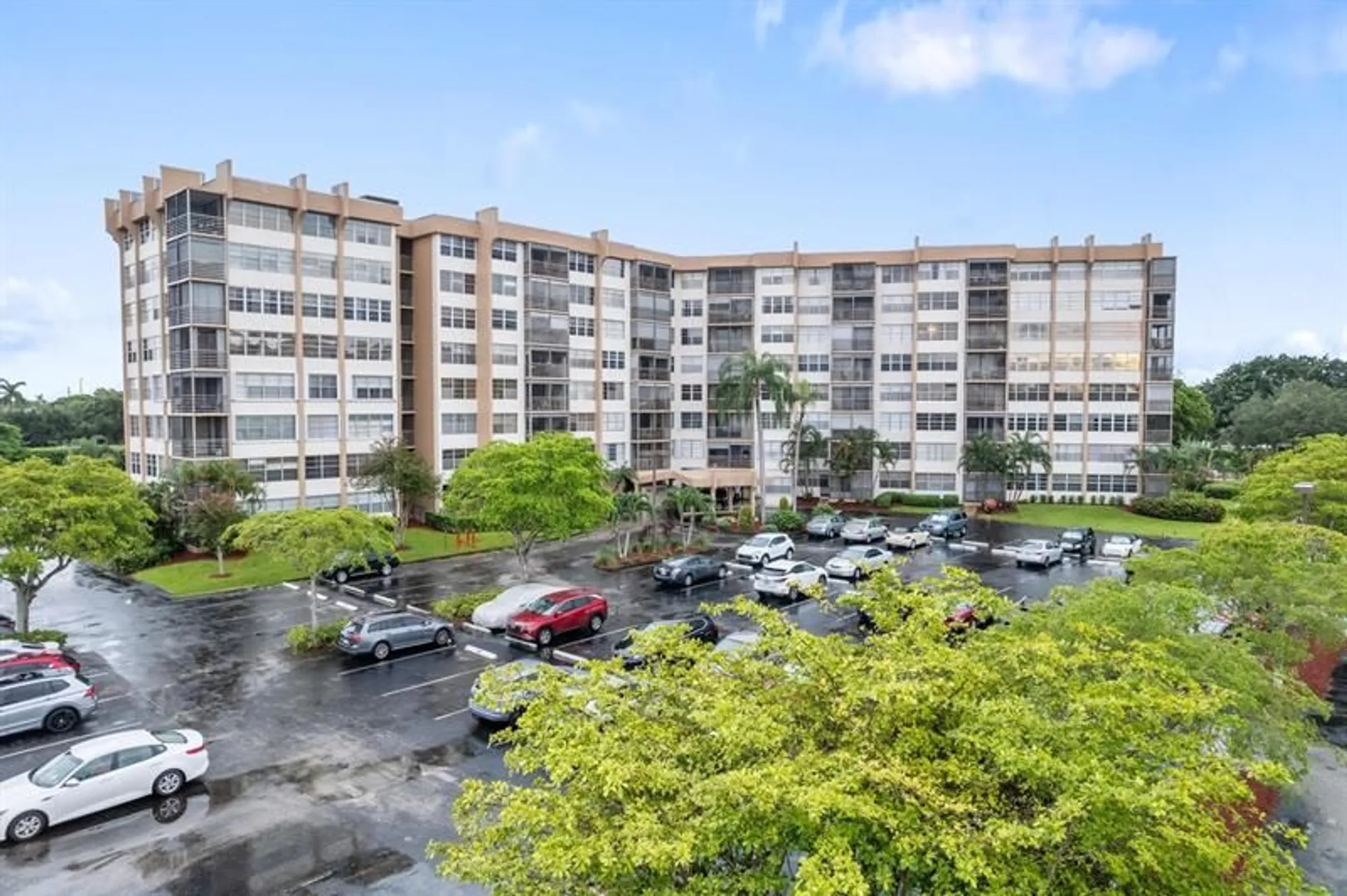 Property Slideshow image 23 of 28 | 1200 saint charles pl ph 7, Pembroke Pines, FL, 33026