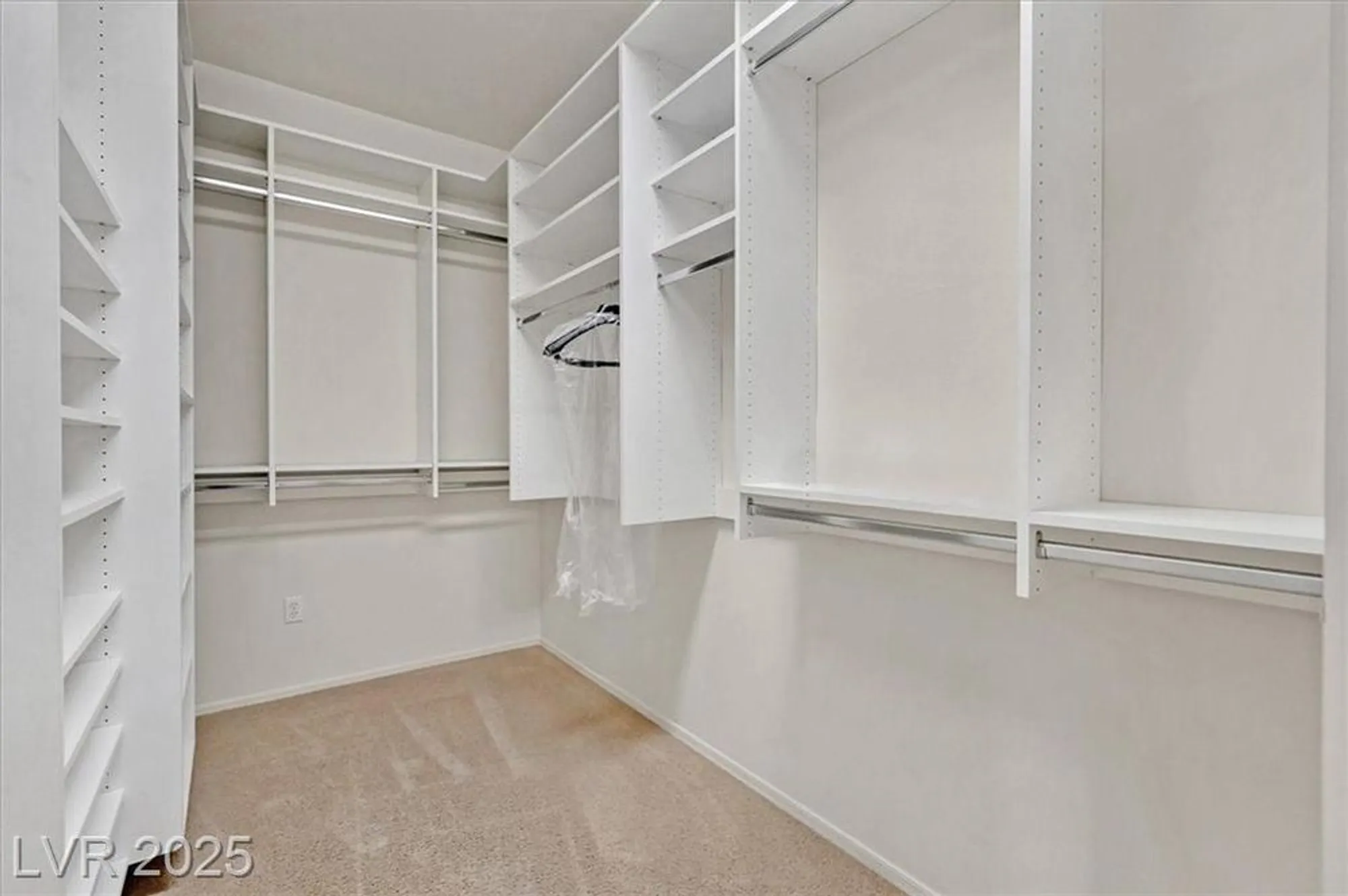 Property Slideshow image 14 of 34 | 10409 shoalhaven dr, Las Vegas, NV, 89134