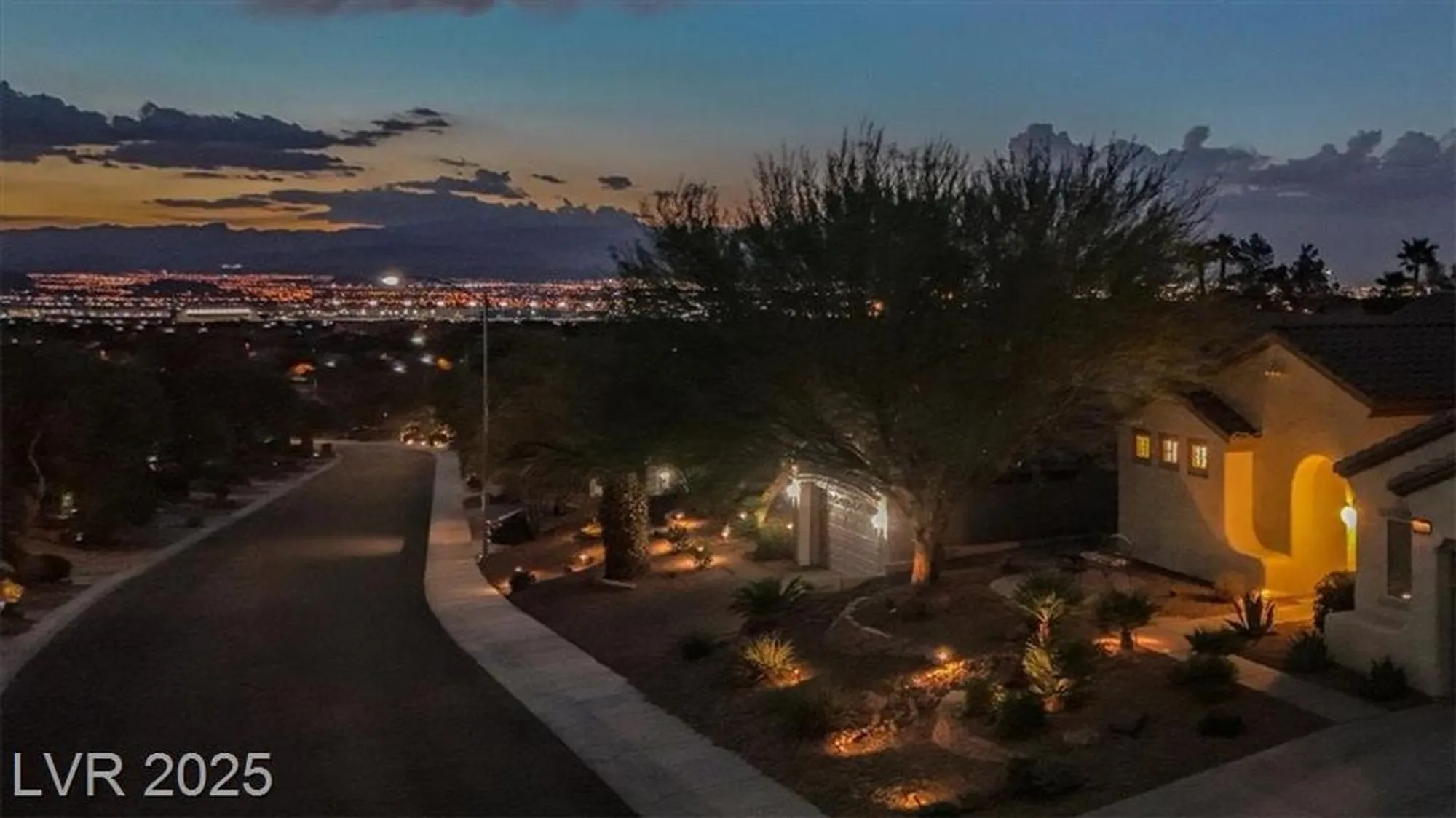 Property Slideshow image 2 of 68 | 3048 brownbirds nest dr, Henderson, NV, 89052