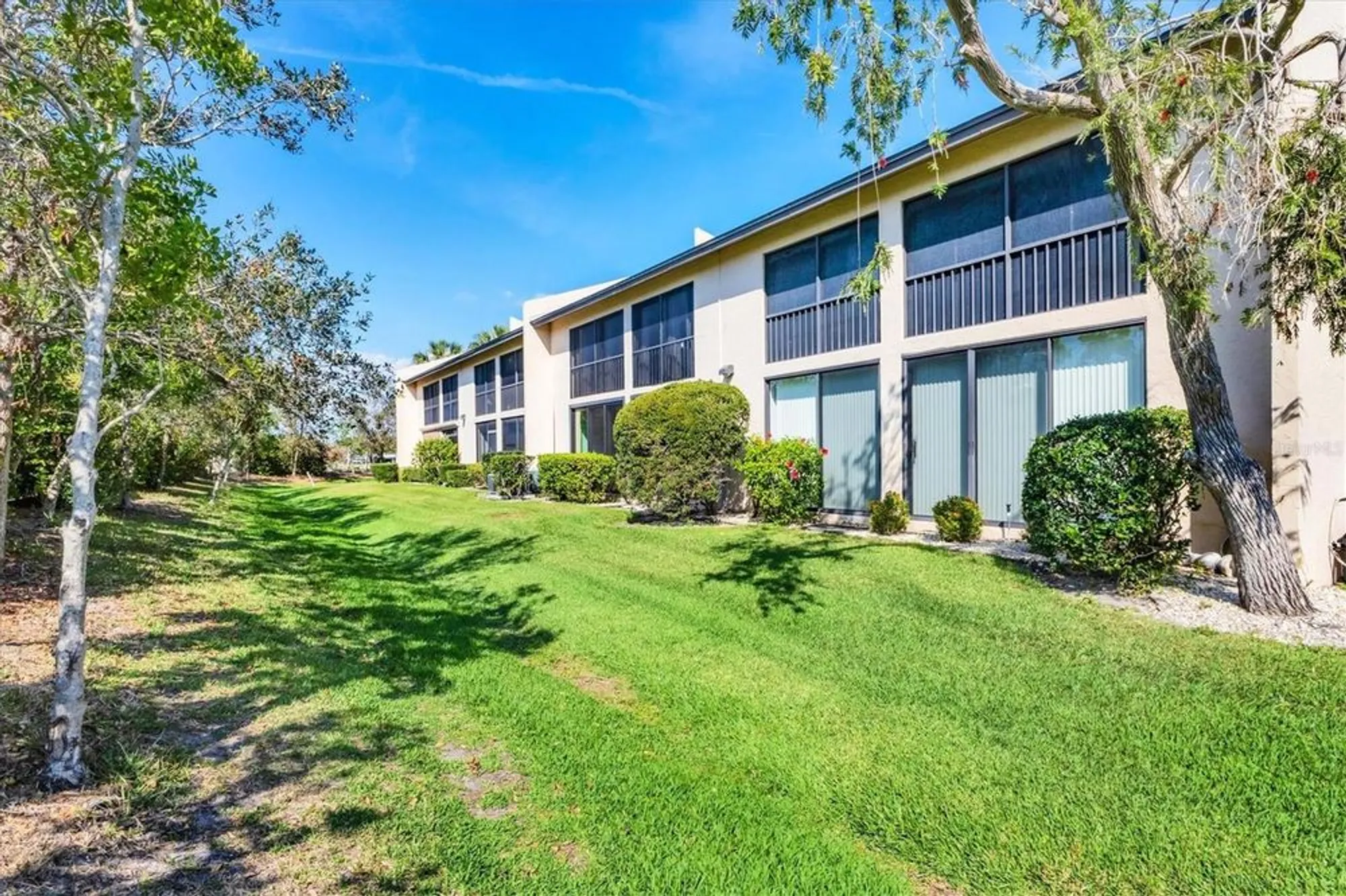 Property Slideshow image 30 of 64 | 2446 clubhouse cir unit 202, Sarasota, FL, 34232