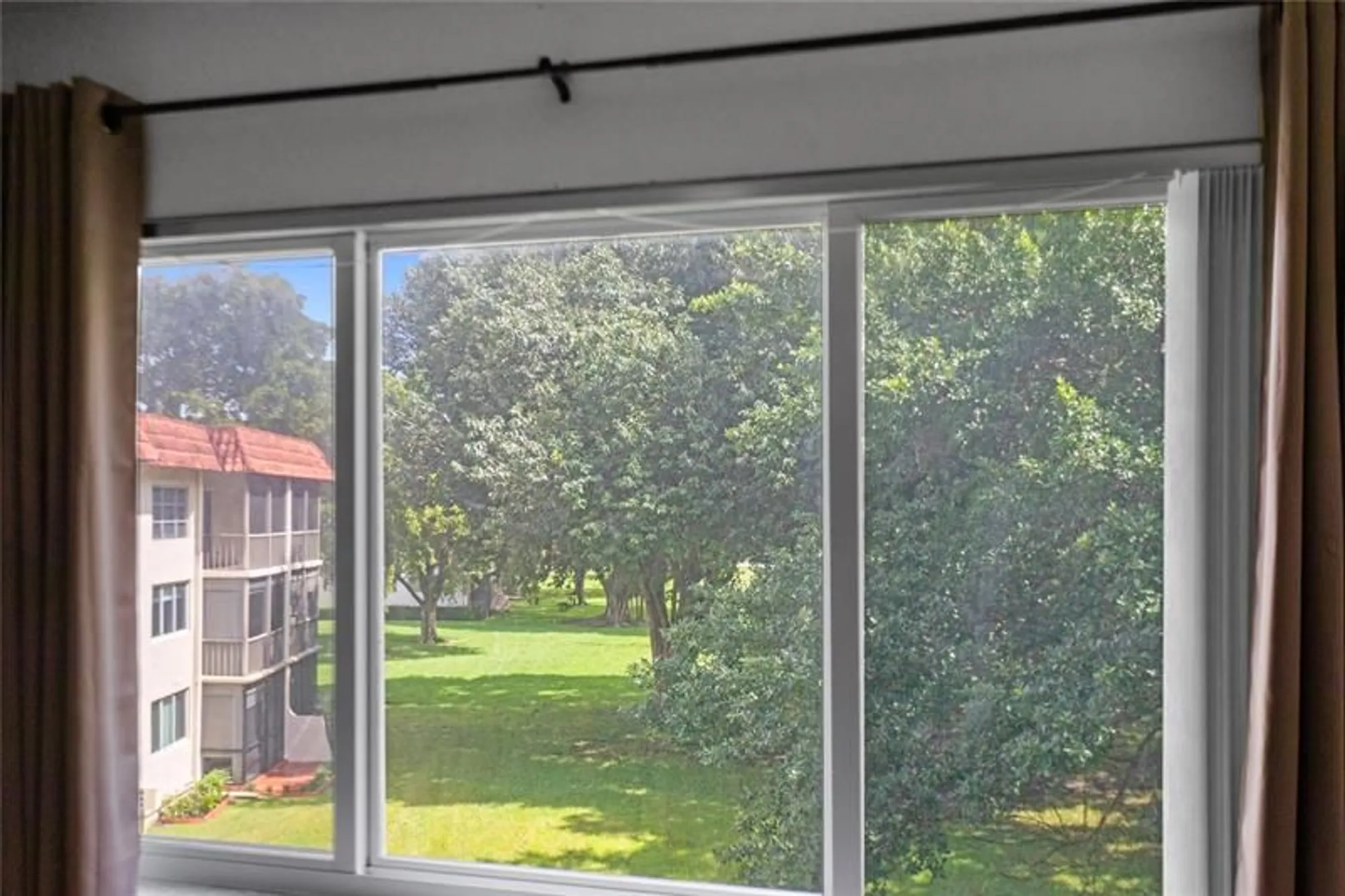 Property Slideshow image 37 of 44 | 8990 s hollybrook blvd 305, Pembroke Pines, FL, 33025