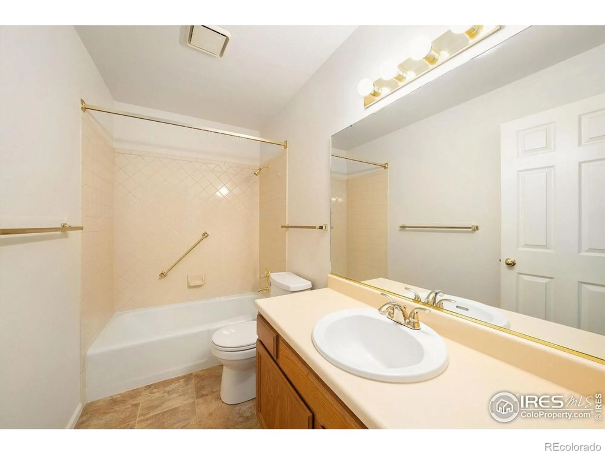 Property Slideshow image 17 of 21 | 1448 elmhurst ct, Longmont, CO, 80503