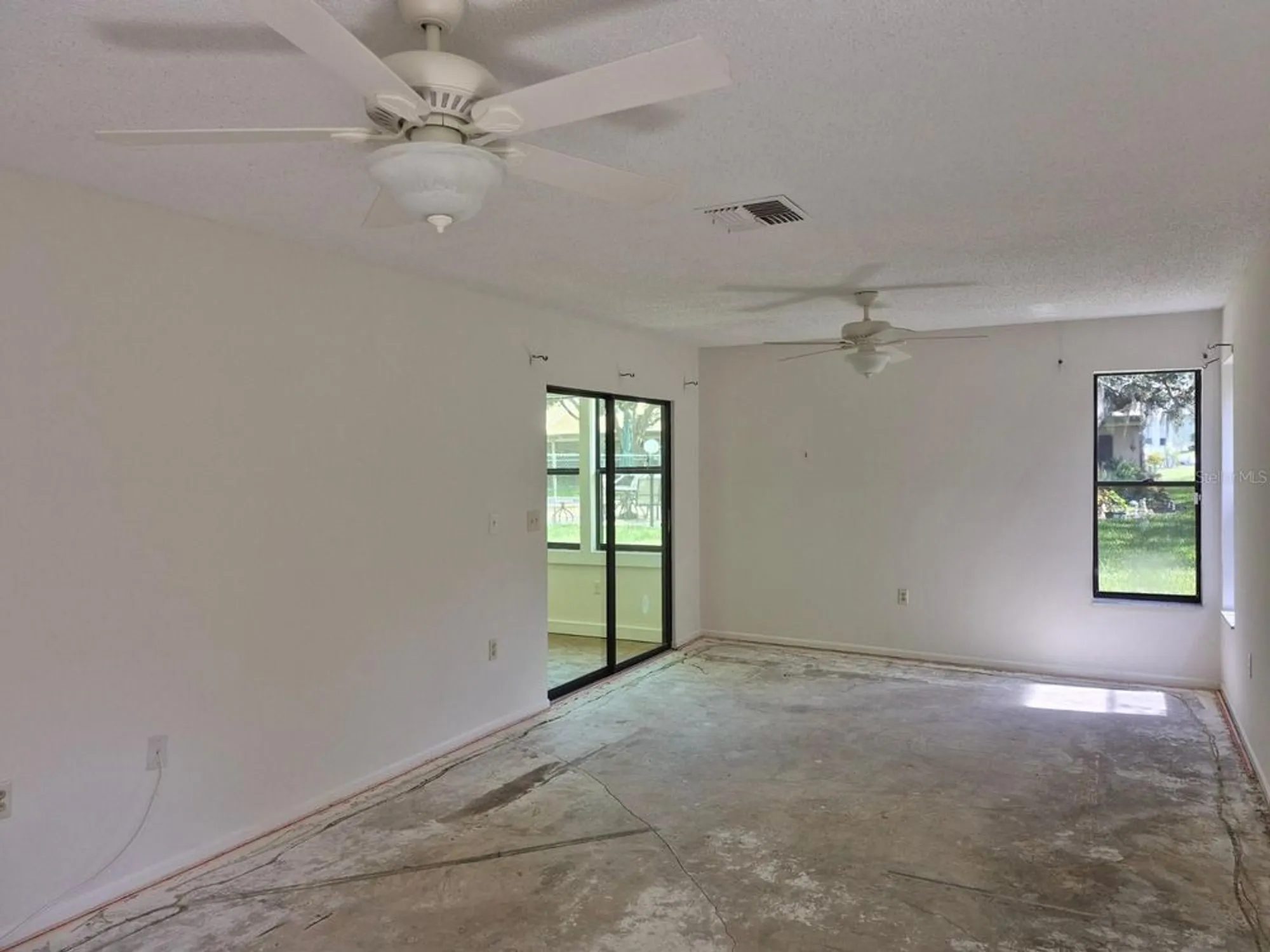 Property Slideshow image 10 of 31 | 1306 golfview dr # 1306, Tarpon Springs, FL, 34689
