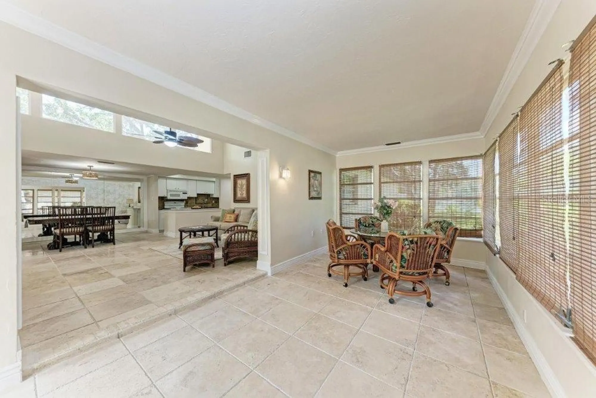 Property Slideshow image 20 of 31 | 2237 circlewood dr 18, Sarasota, FL, 34231