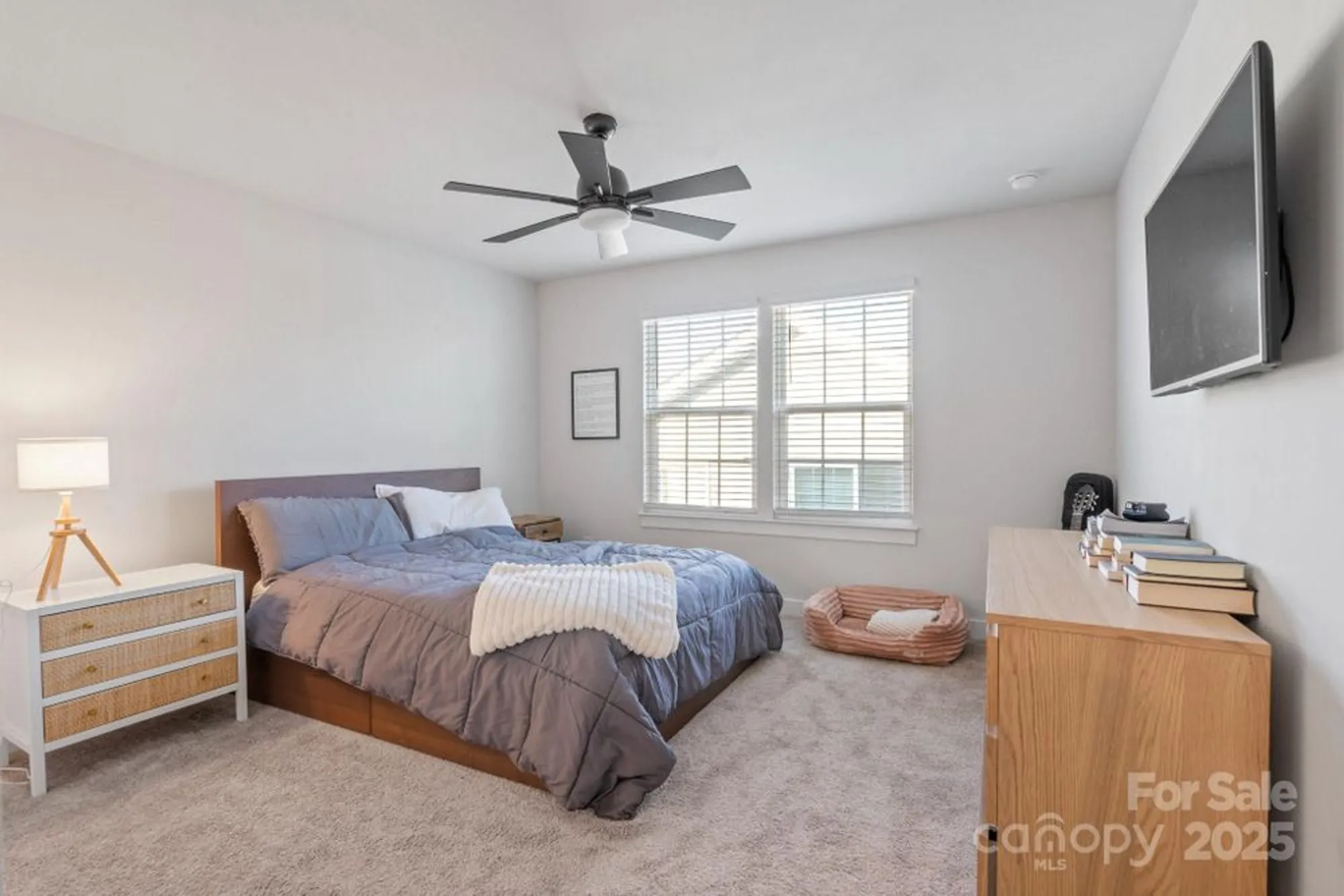 Property Slideshow image 33 of 47 | 5066 summer surprise ln, Charlotte, NC, 28215