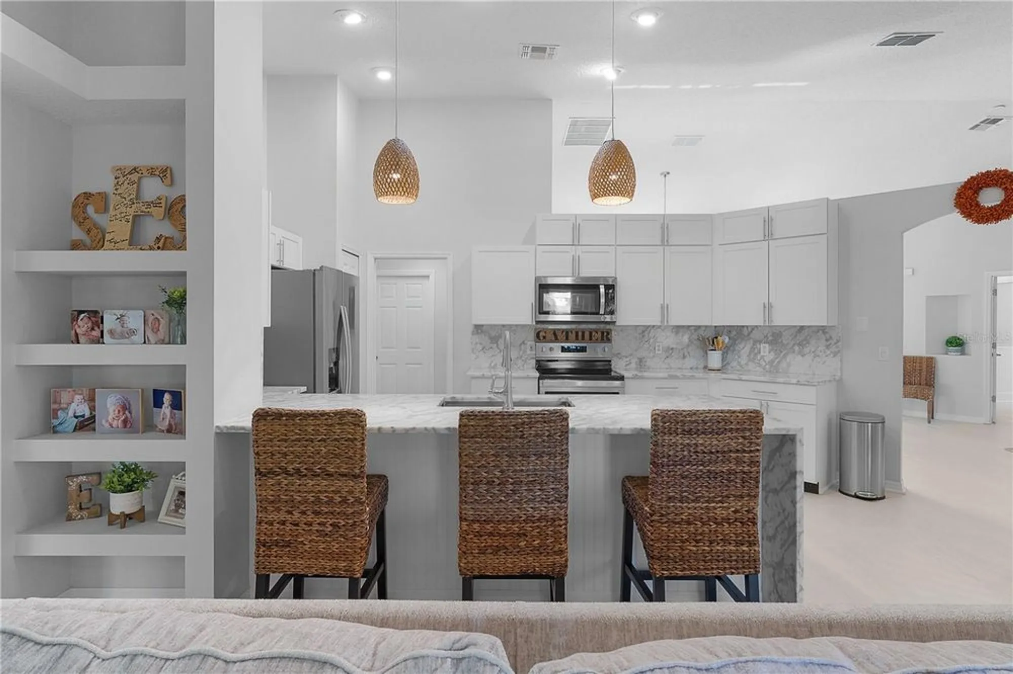 Property Slideshow image 16 of 86 | 5252 grove mnr, Lady Lake, FL, 32159