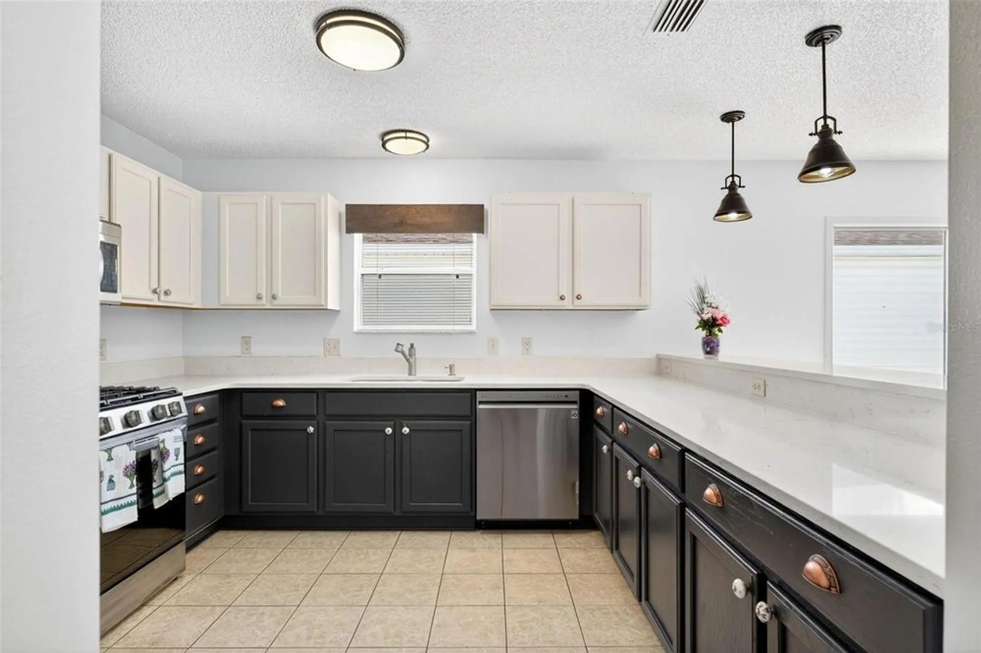 Property Slideshow image 10 of 57 | 2446 kenmore ln, The Villages, FL, 32162