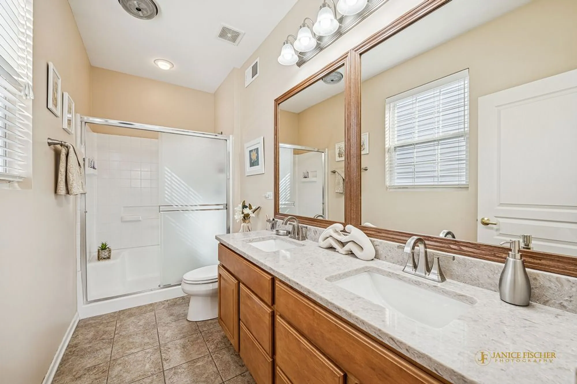 Property Slideshow image 15 of 21 | 13463 morgan way, Huntley, IL, 60142