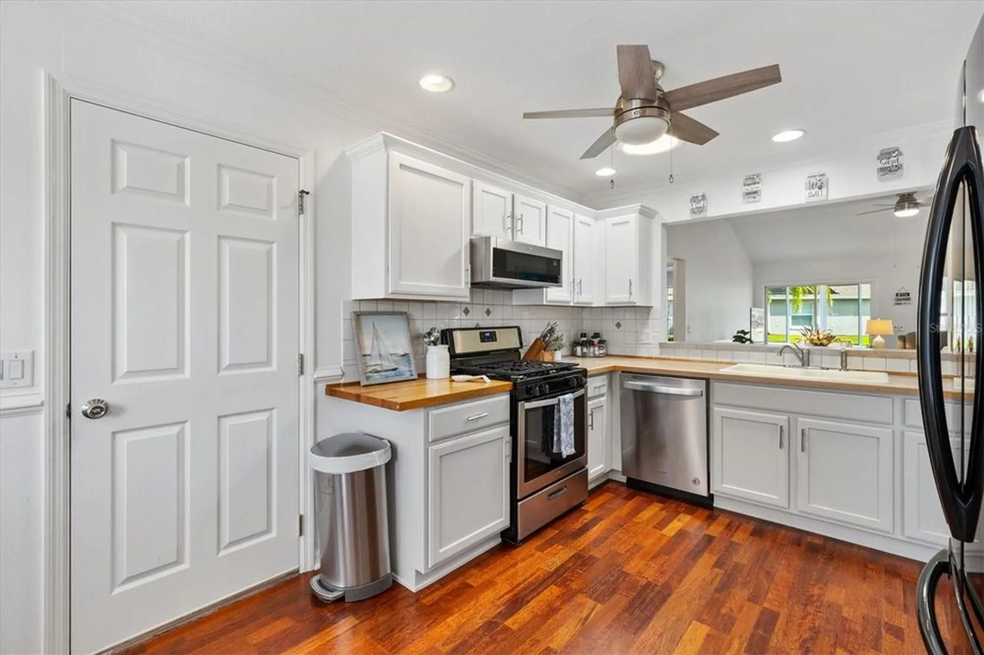 Property Slideshow image 6 of 34 | 17107 se 93rd exeter ct, The Villages, FL, 32162