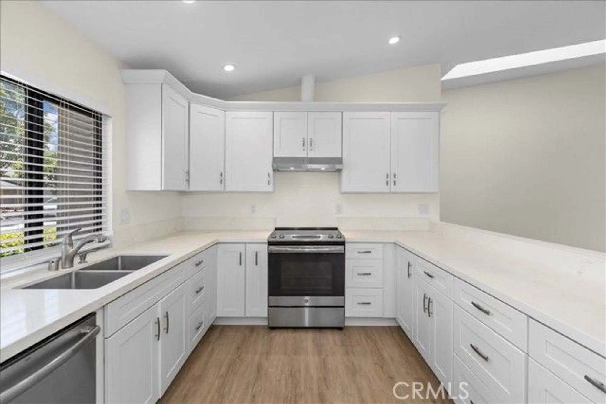 Property Slideshow image 4 of 34 | 8646 butte cir unit 607e, Huntington Beach, CA, 92646