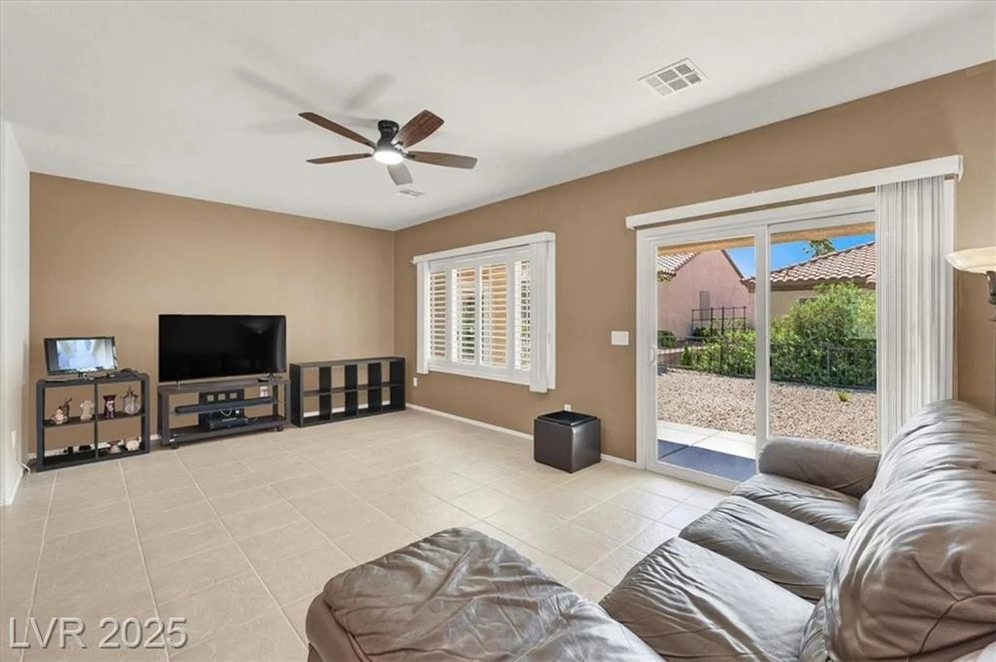 Property Slideshow image 7 of 24 | 2101 sawtooth mountain dr, Henderson, NV, 89044
