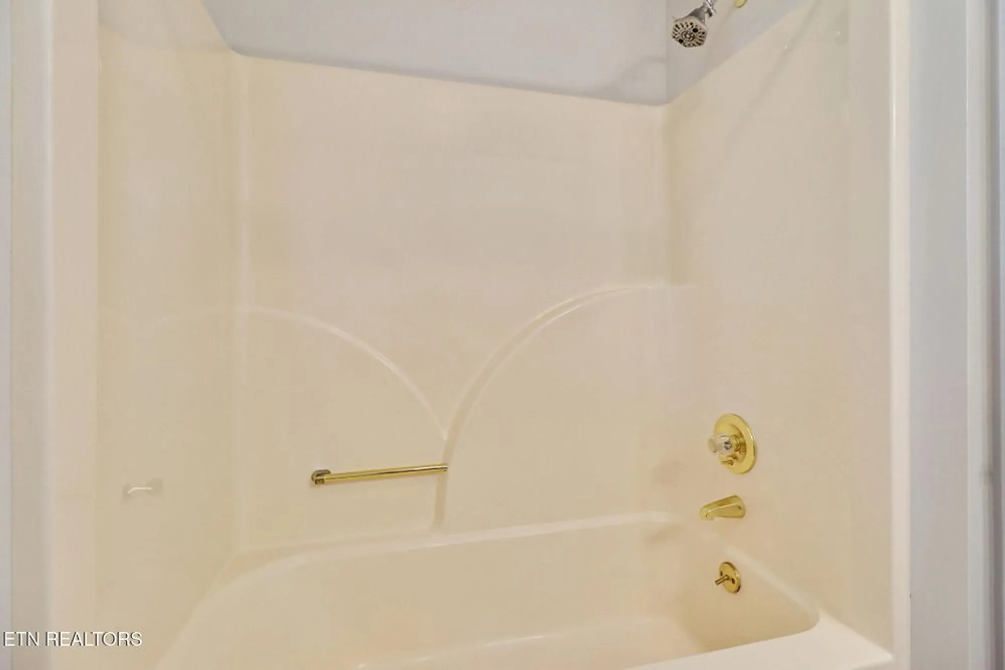 Property Slideshow image 33 of 45 | 116 rolling green dr, Crossville, TN, 38558