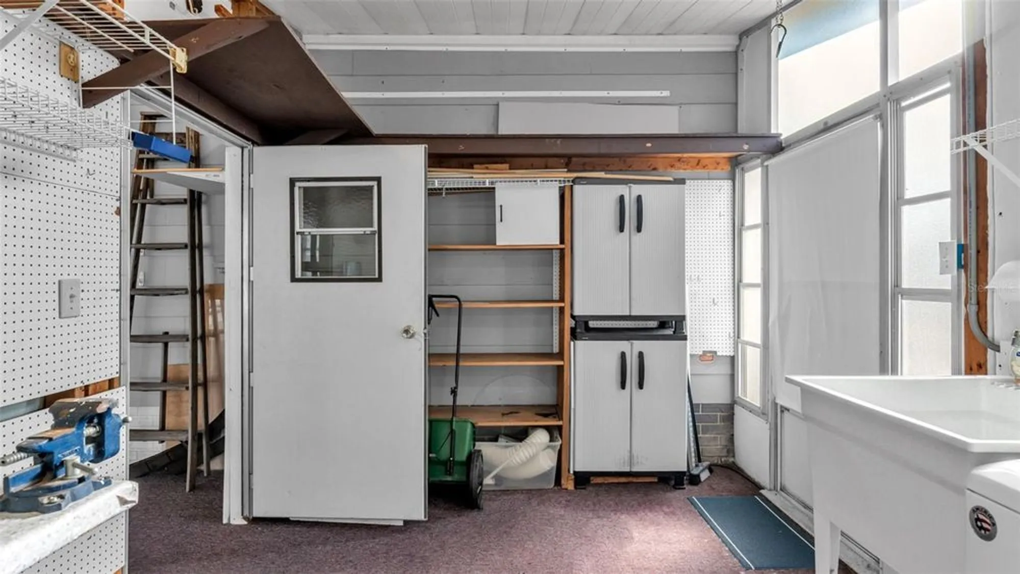 Property Slideshow image 36 of 59 | 5079 lodgewood dr, Lakeland, FL, 33810