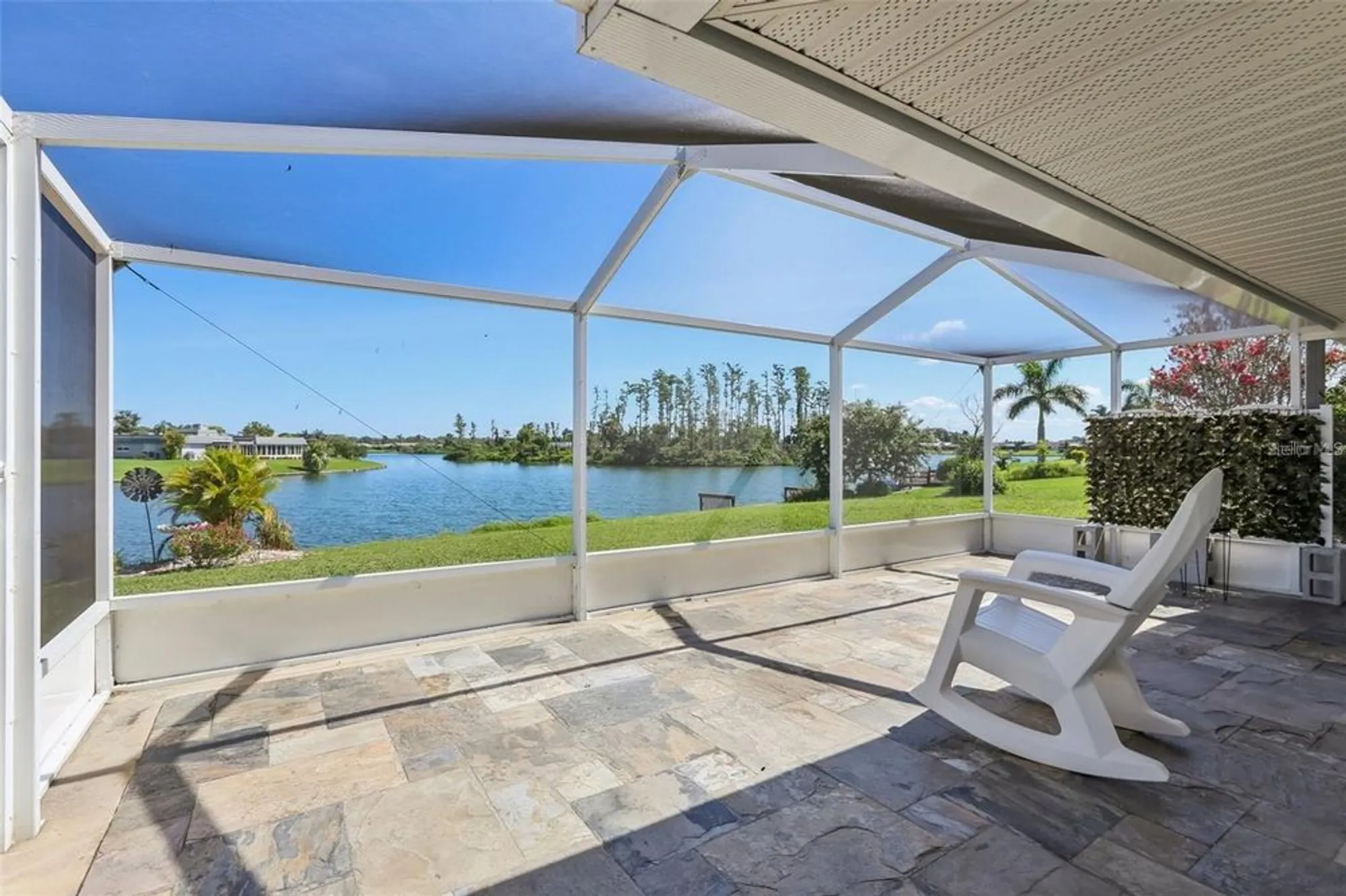 Property Slideshow image 22 of 36 | 1717 danbury dr, Sun City Center, FL, 33573