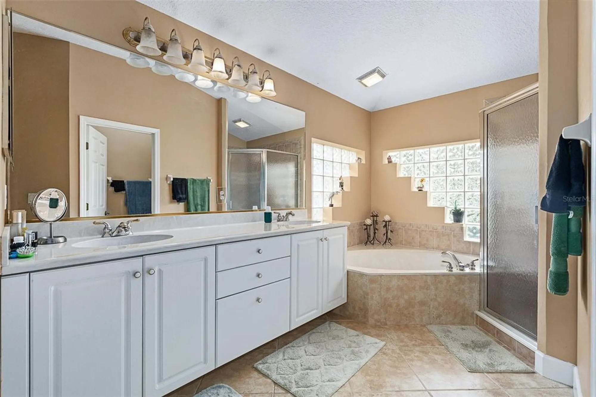 Property Slideshow image 28 of 62 | 1283 royal pointe ln, Ormond Beach, FL, 32174