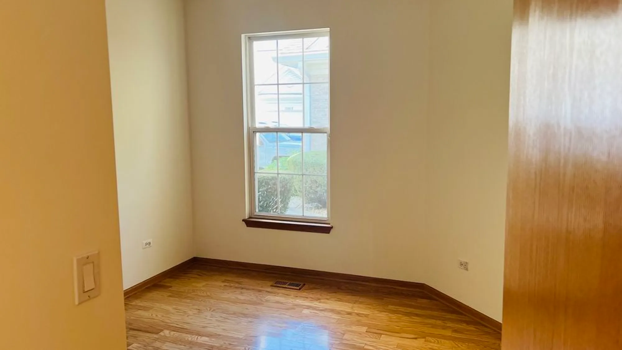 Property Slideshow image 11 of 18 | 20827 w honeysuckle ct, Plainfield, IL, 60544