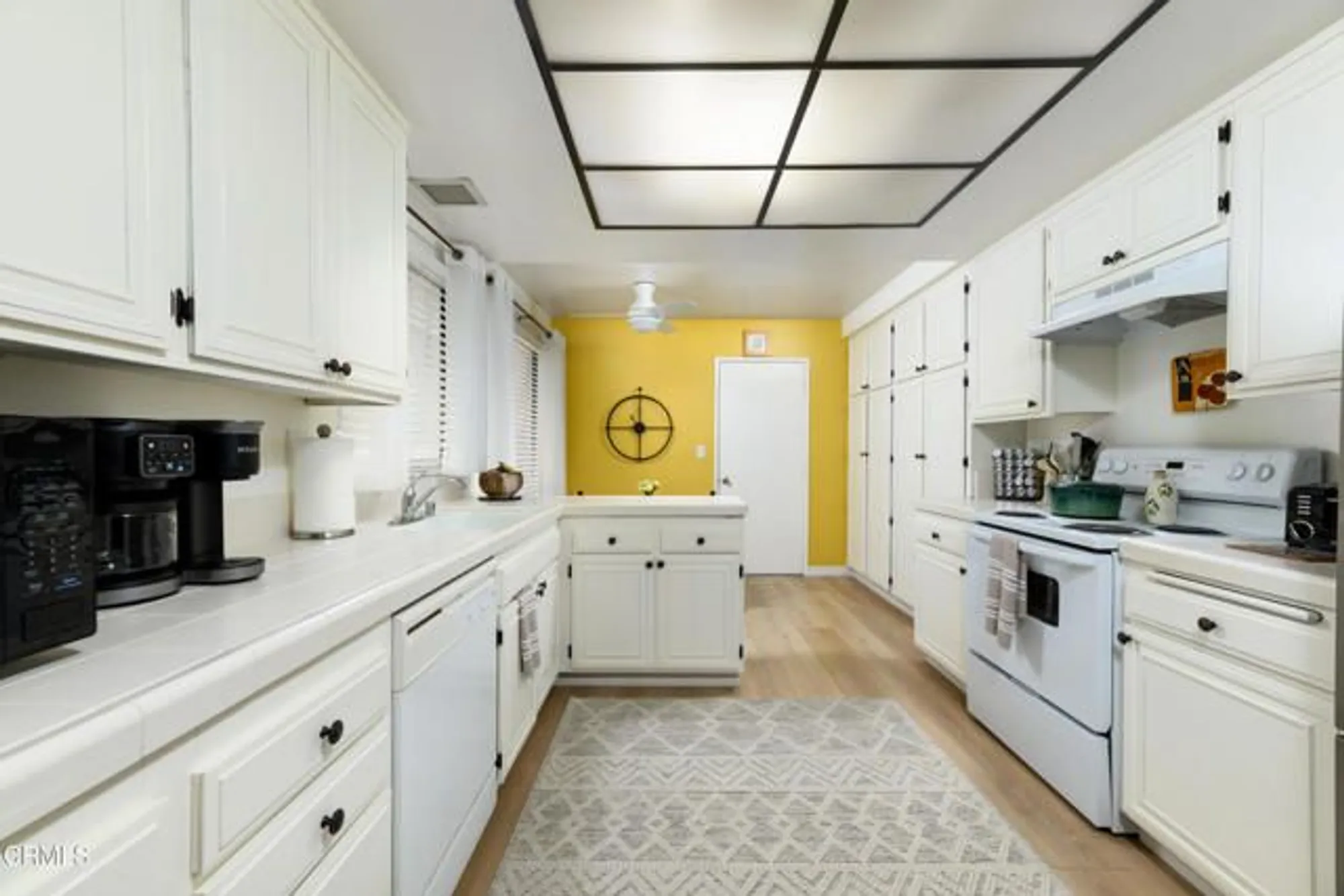 Property Slideshow image 12 of 37 | 38003 village 38, Camarillo, CA, 93012