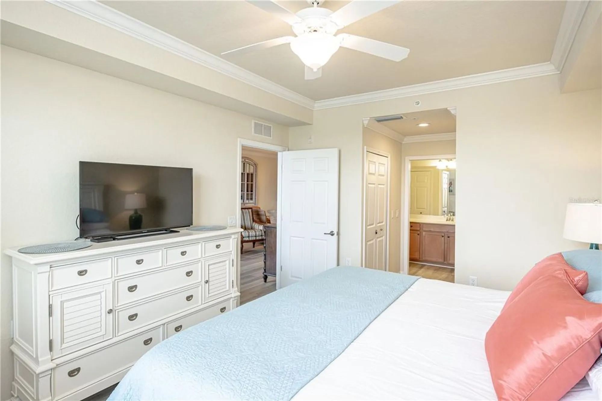 Property Slideshow image 20 of 39 | 7005 river hammock dr 204, Bradenton, FL, 34212