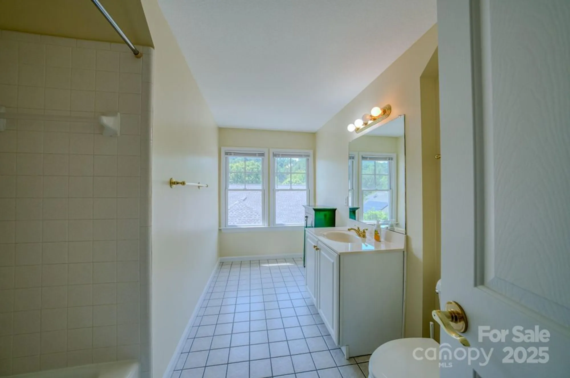 Property Slideshow image 28 of 38 | 8 creekside way, Asheville, NC, 28804