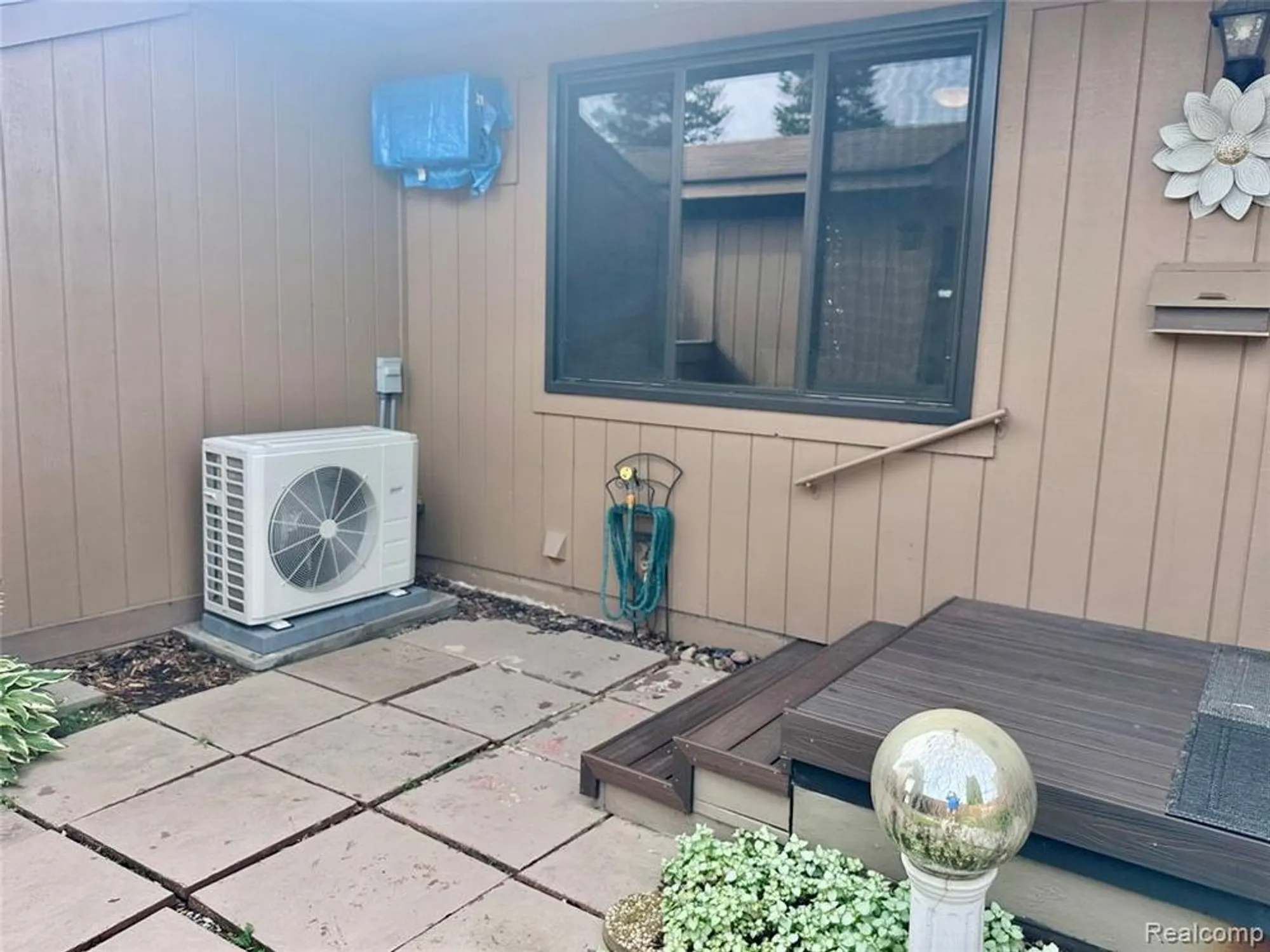 Property Slideshow image 4 of 20 | 25411 concord ln # 4, South Lyon, MI, 48178
