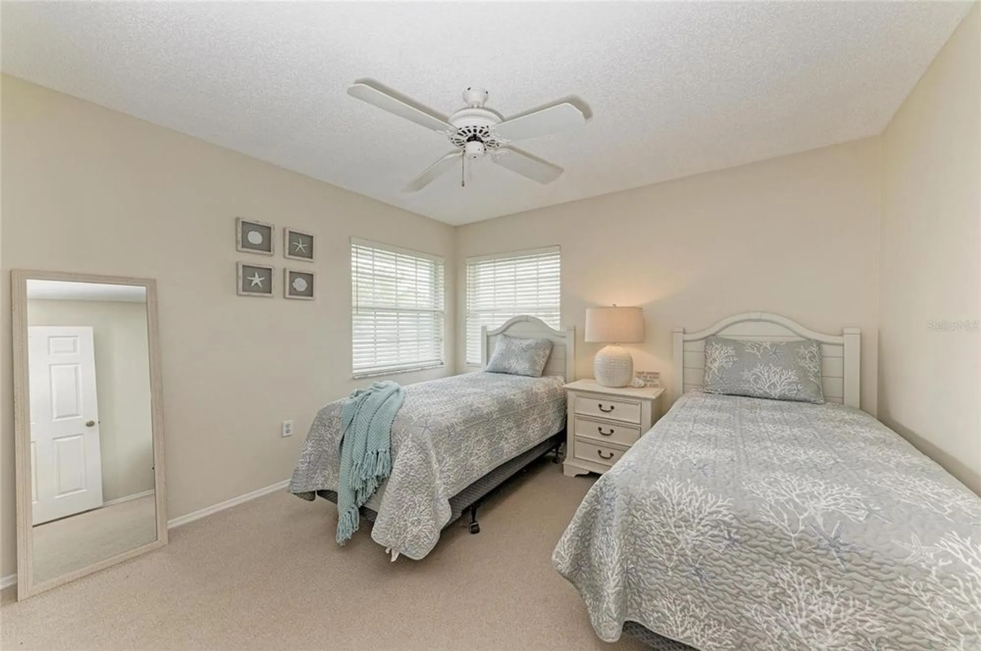 Property Slideshow image 20 of 45 | 1247 edgewater cir # 1247, Bradenton, FL, 34209