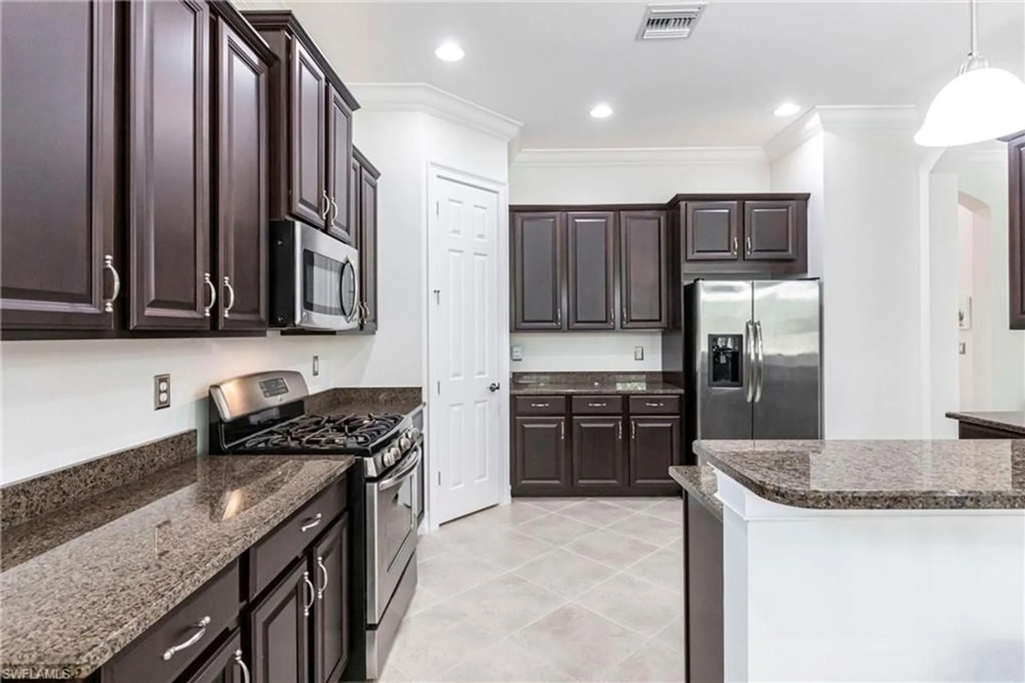 Property Slideshow image 10 of 49 | 3871 otter bend cir, Fort Myers, FL, 33905