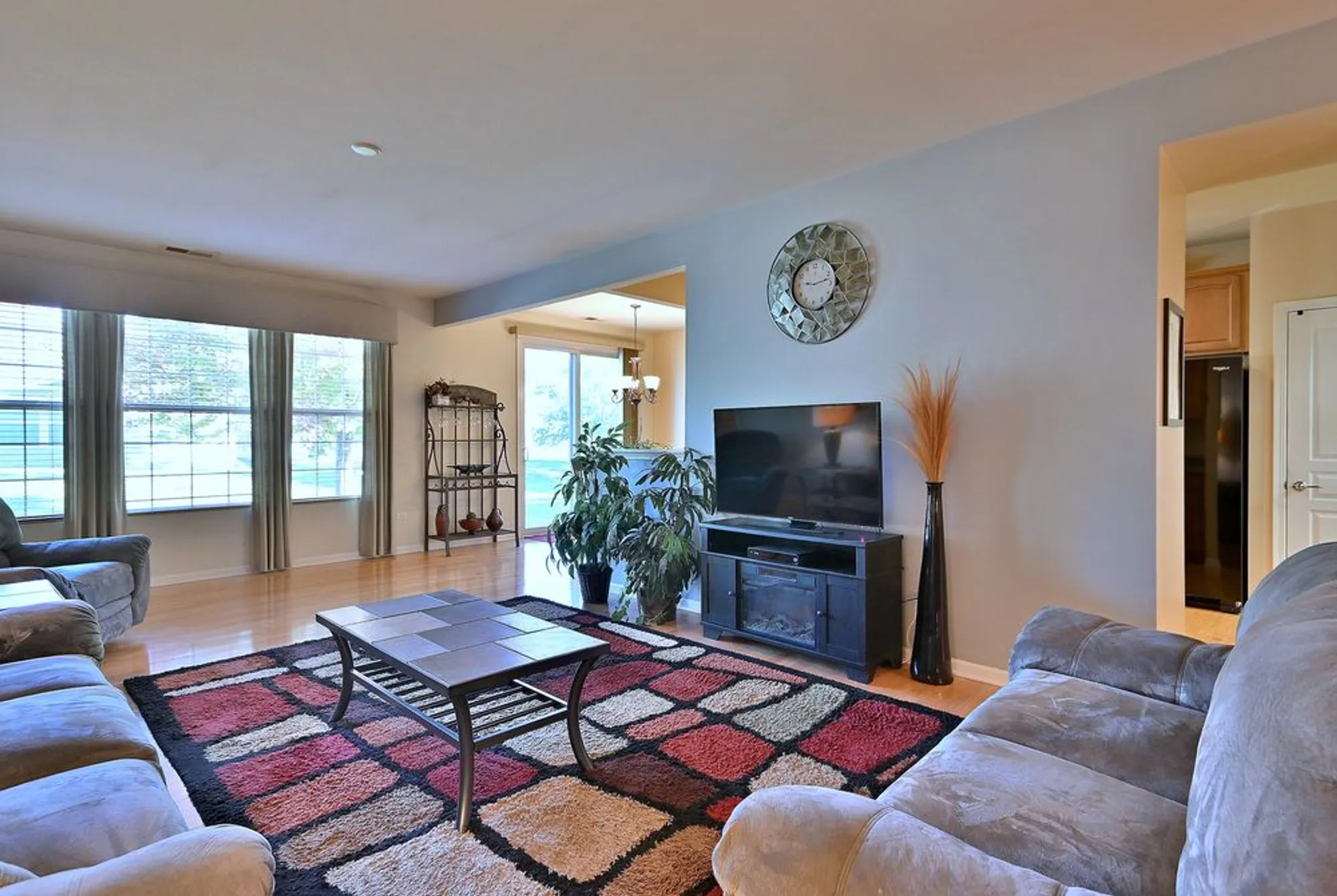 Property Slideshow image 14 of 36 | 2832 beacon point cir, Elgin, IL, 60124