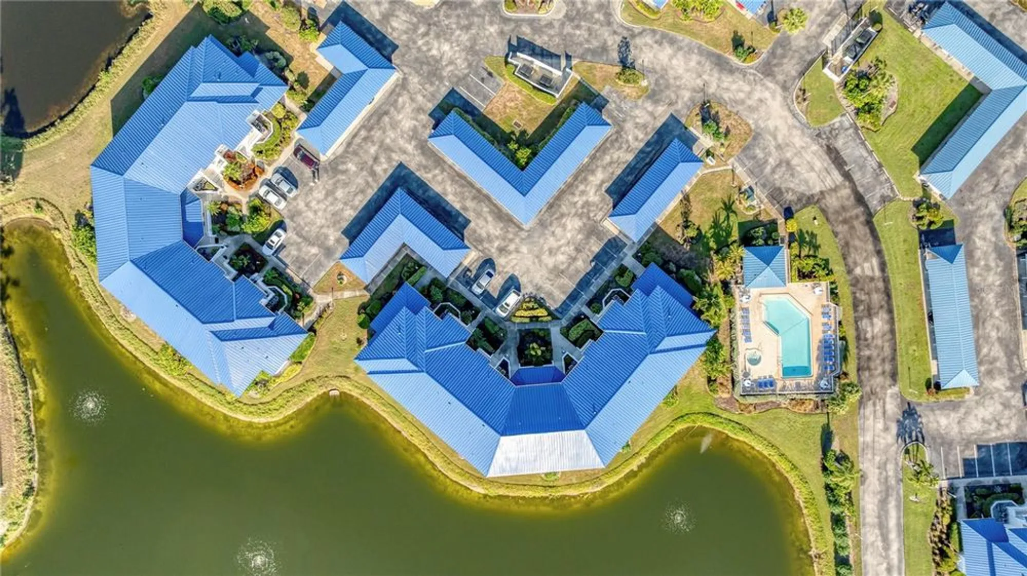 Property Slideshow image 31 of 54 | 983 sandpiper cir, Bradenton, FL, 34209