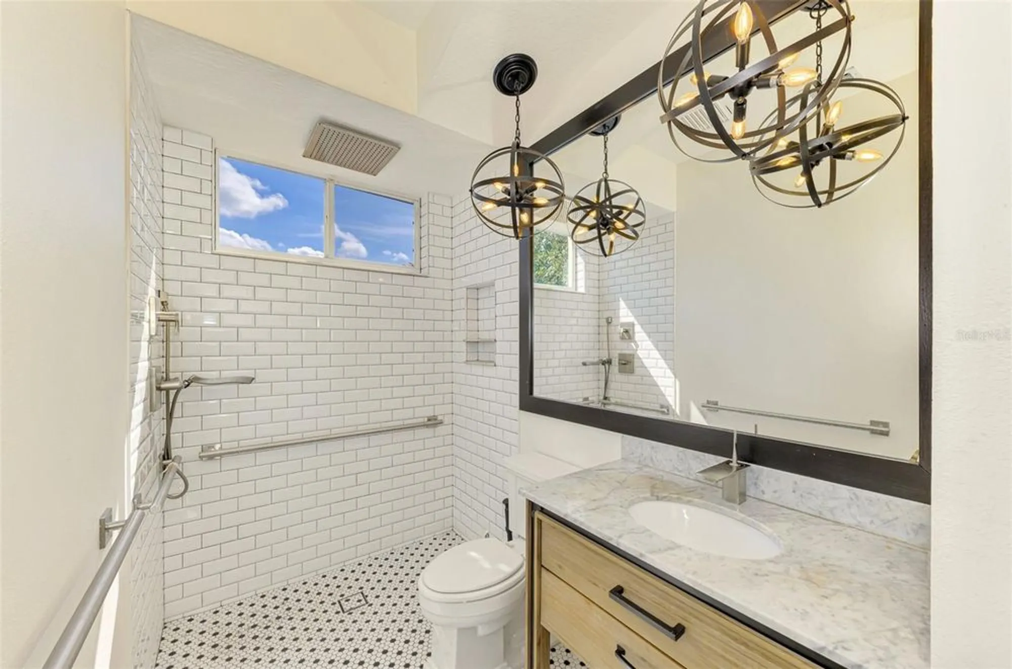 Property Slideshow image 39 of 79 | 4889 carrington cir, Sarasota, FL, 34243