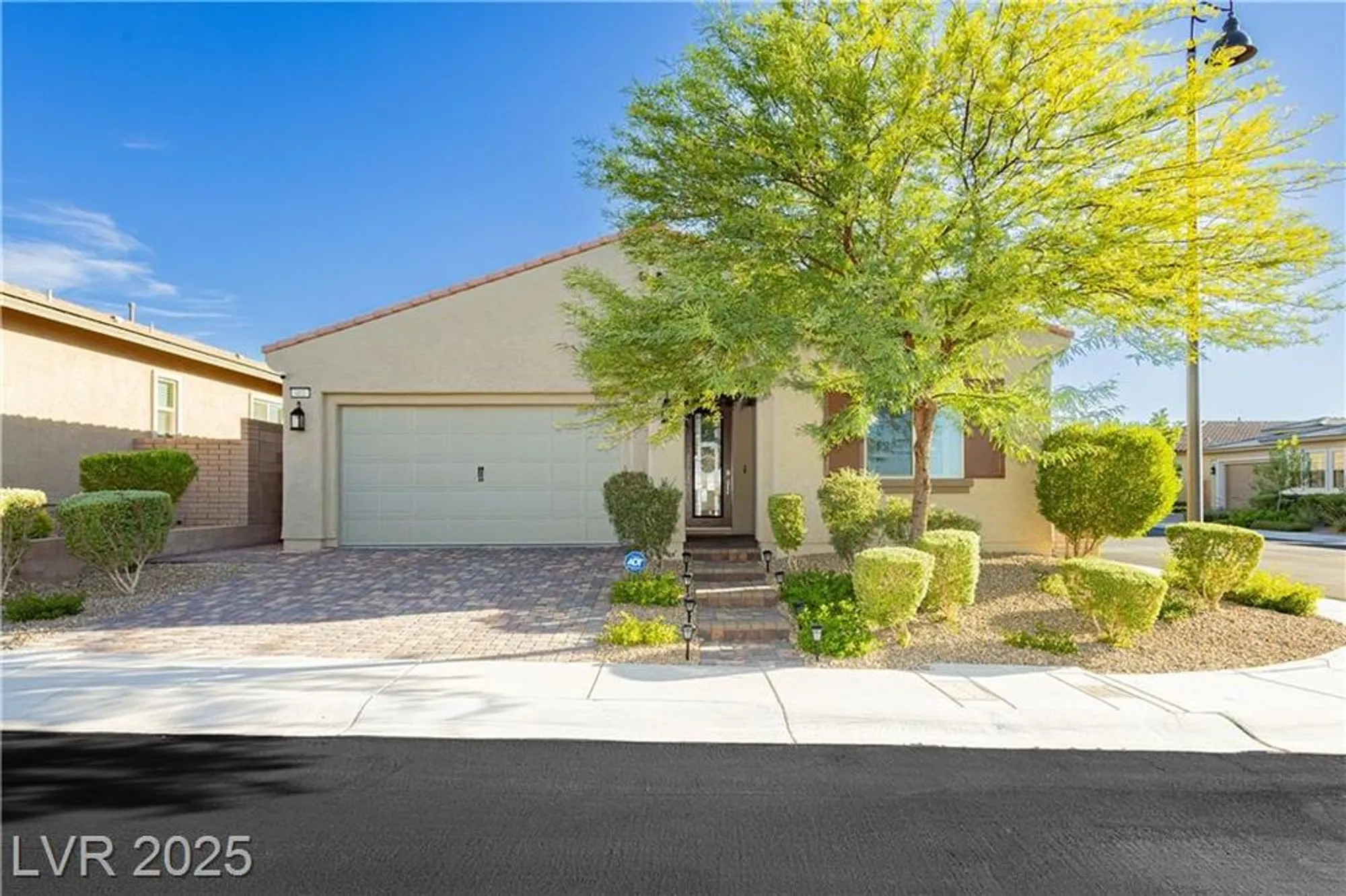 Property Slideshow image 1 of 32 | 461 arches park ave, Henderson, NV, 89011