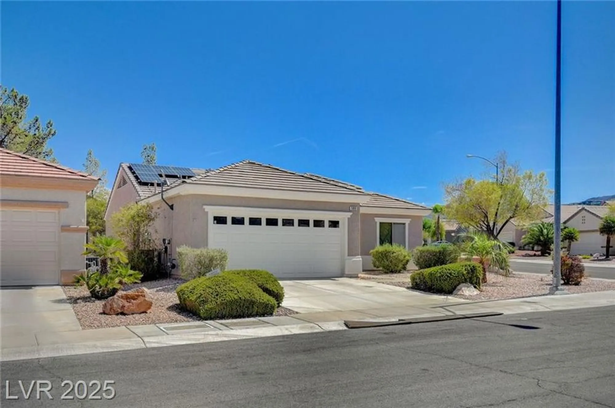 Property Slideshow image 3 of 60 | 580 carmel mesa dr, Henderson, NV, 89012