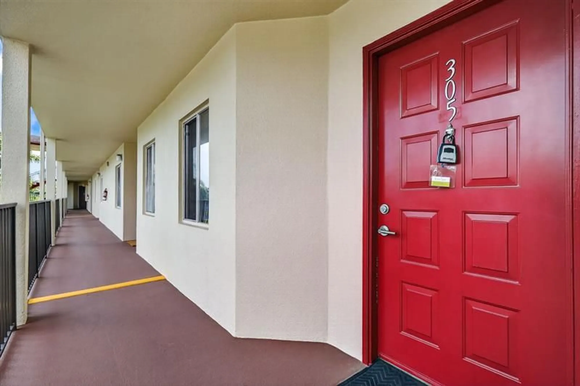 Property Slideshow image 12 of 39 | 1600 sw 127th way, Pembroke Pines, FL, 33027