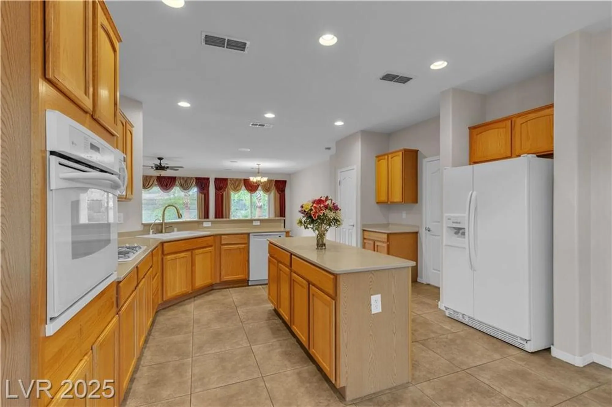 Property Slideshow image 14 of 52 | 2244 savannah river st, Henderson, NV, 89044