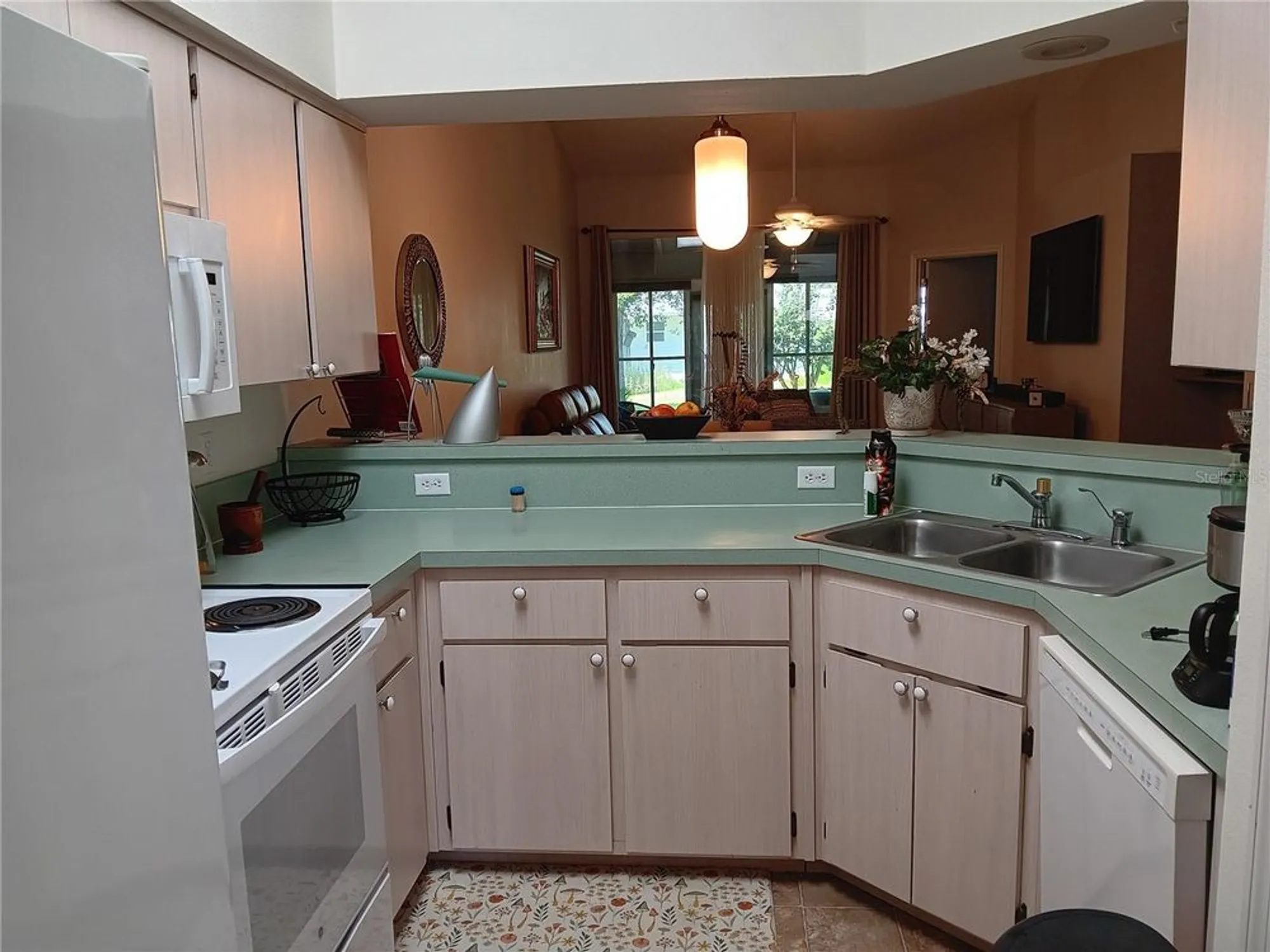 Property Slideshow image 9 of 17 | 26062 newcombe cir, Leesburg, FL, 34748