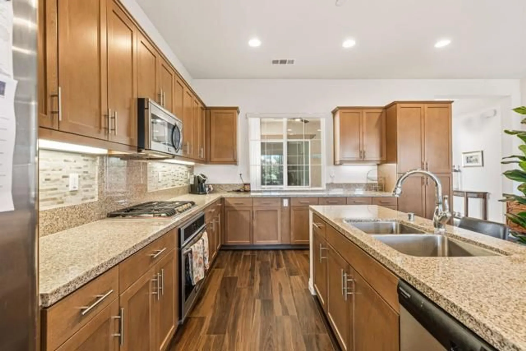 Property Slideshow image 6 of 55 | 3923 via amalfi, Palm Desert, CA, 92260