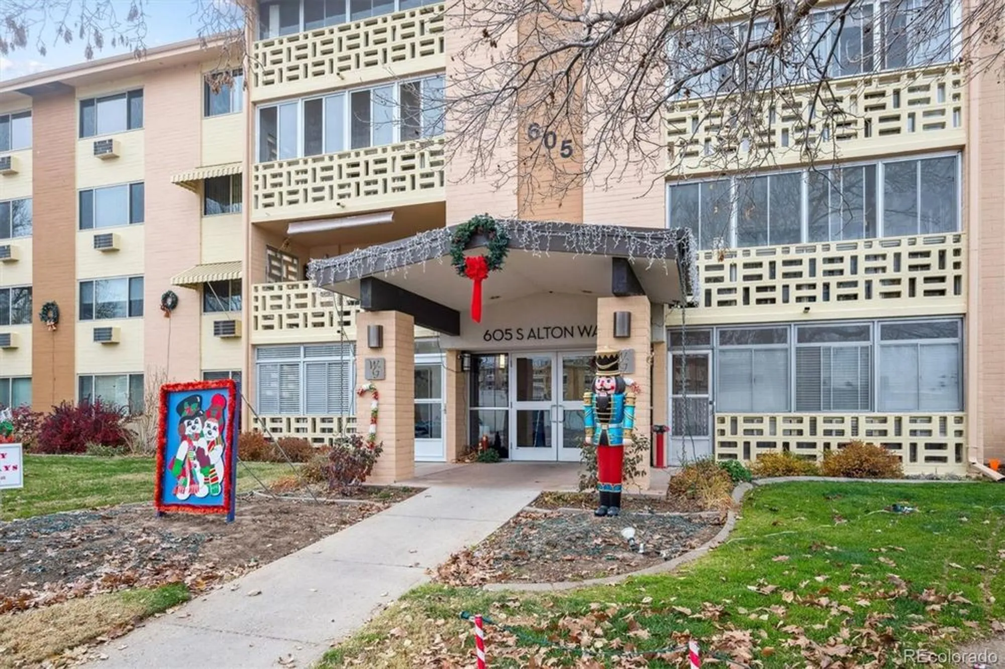 Property Slideshow image 20 of 50 | 605 s alton way 12b, Denver, CO, 80247