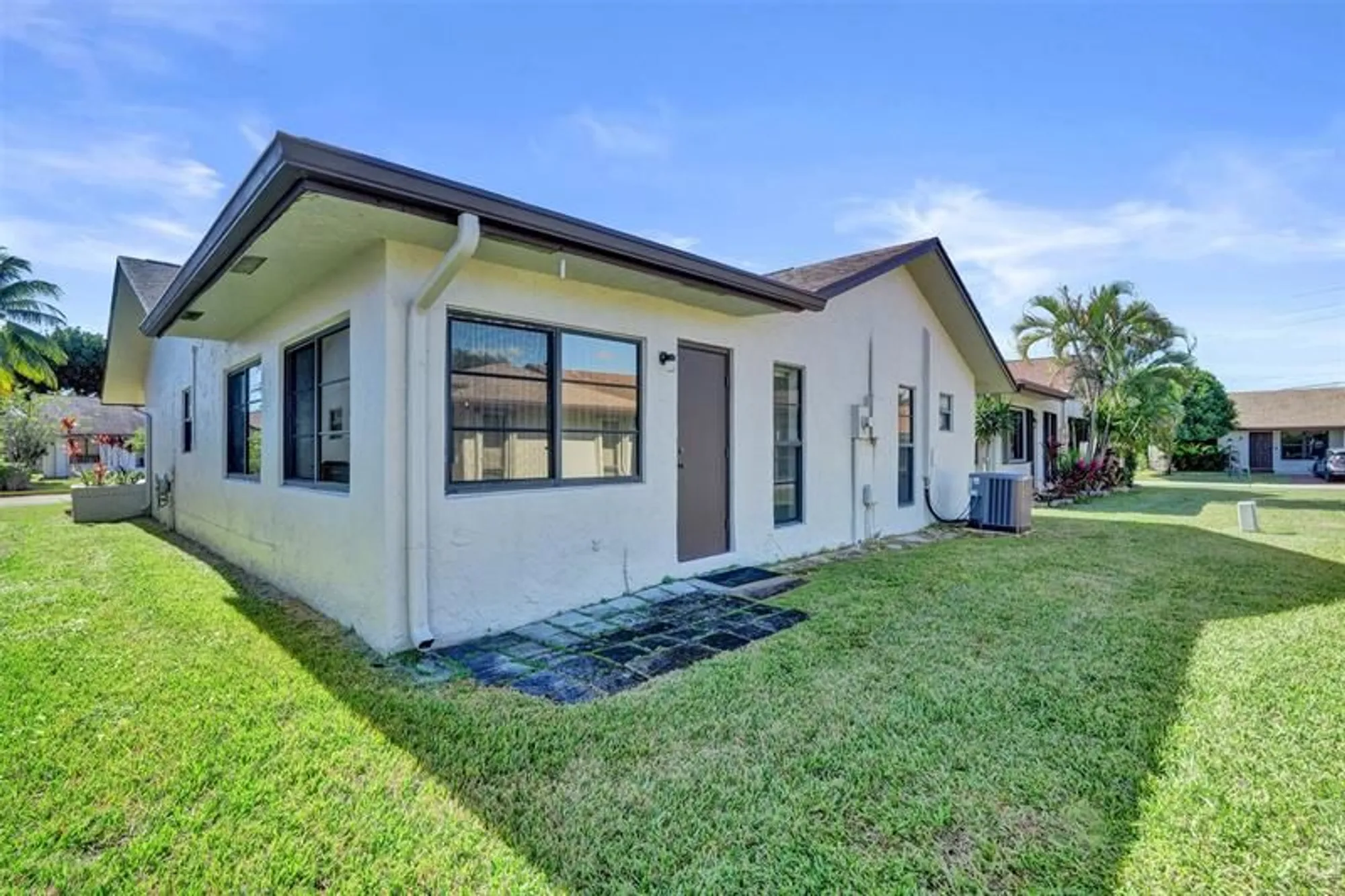 Property Slideshow image 32 of 68 | 2359 sw 16th dr, Deerfield Beach, FL, 33442