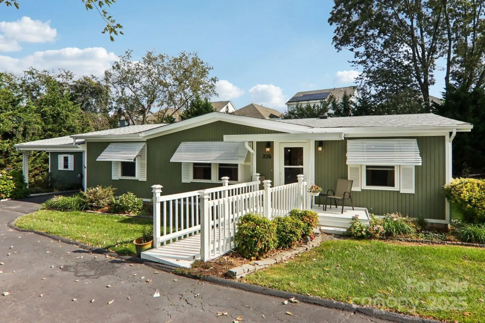 Property Slideshow image 1 of 47 | 226 cranbrook cir, Hendersonville, NC, 28792