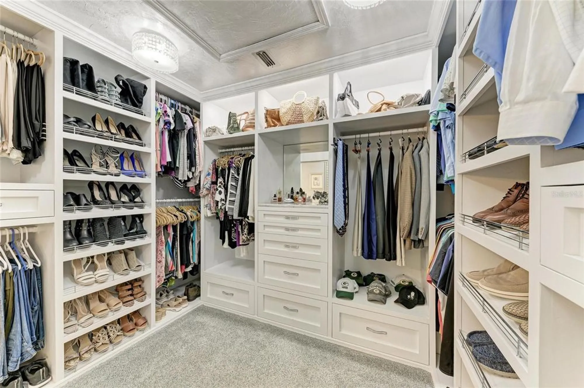 Property Slideshow image 34 of 69 | 8416 palm lakes ct, Sarasota, FL, 34243