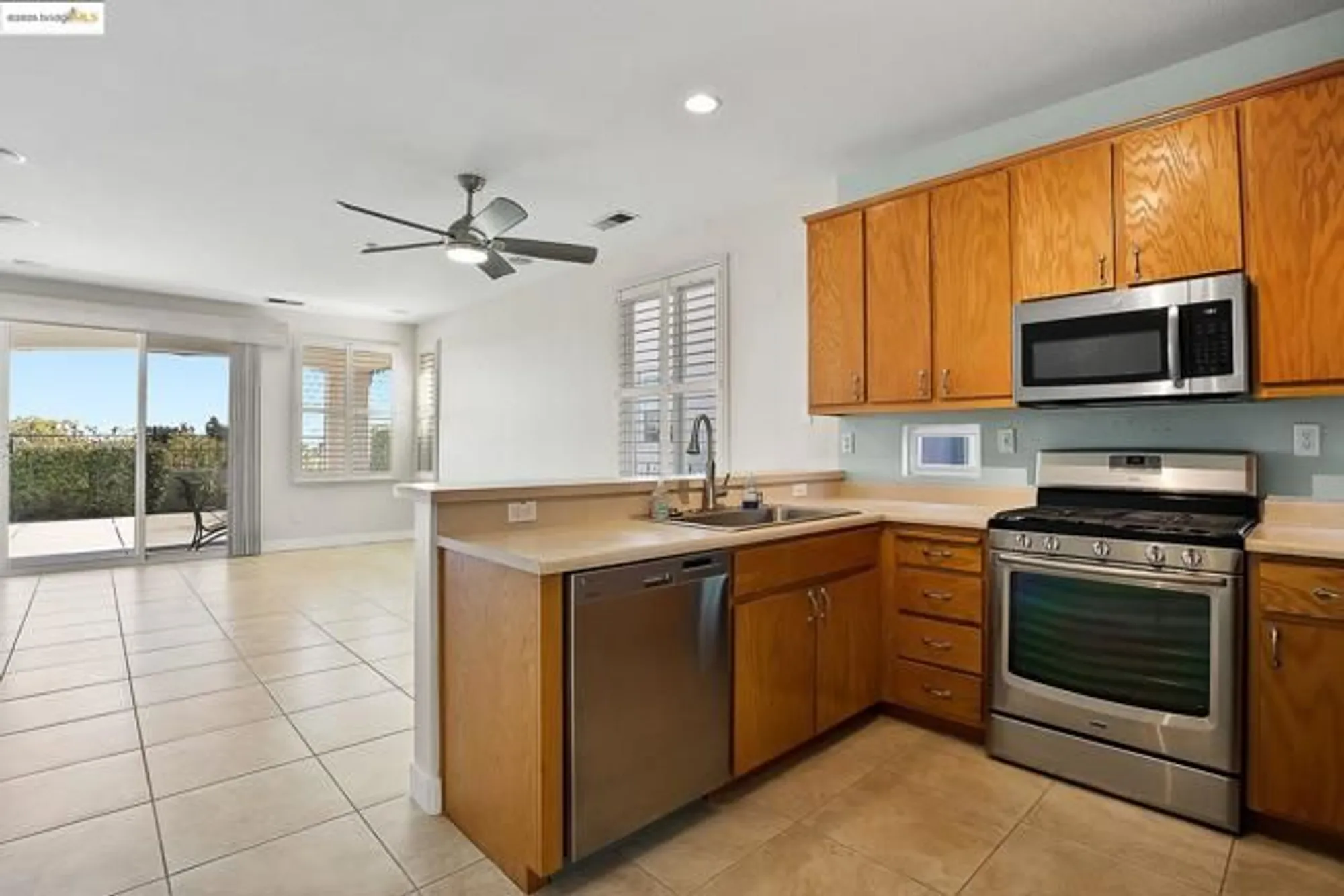 Property Slideshow image 8 of 50 | 1481 bismarck ln, Brentwood, CA, 94513