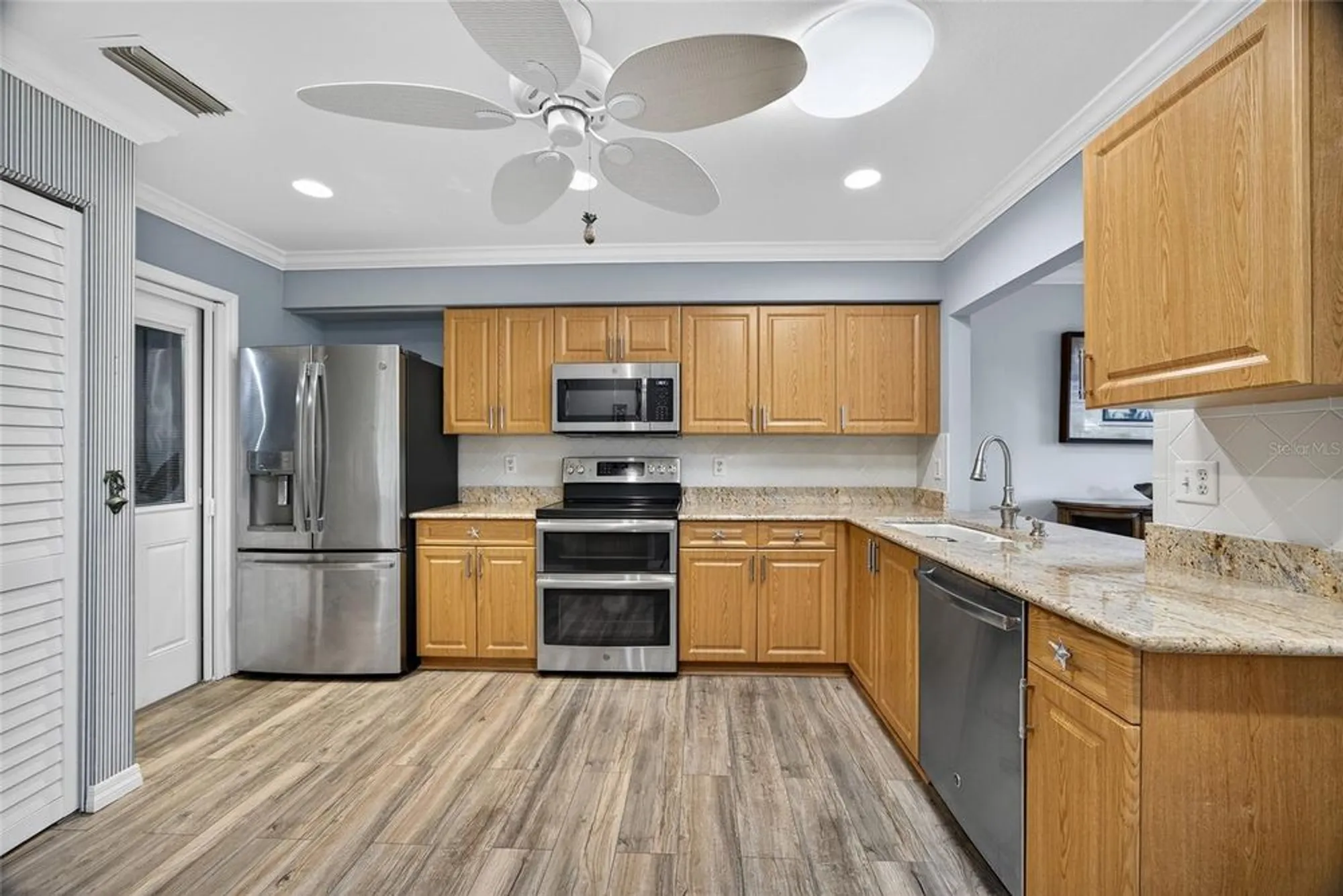 Property Slideshow image 8 of 40 | 612 chestnut ln # 100, Englewood, FL, 34223