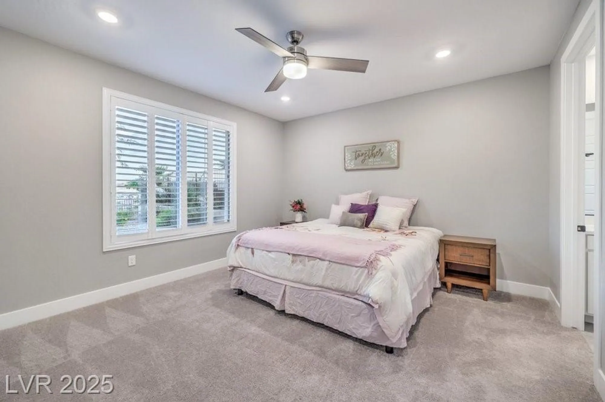 Property Slideshow image 17 of 48 | 70 lake bluff ct, Henderson, NV, 89011