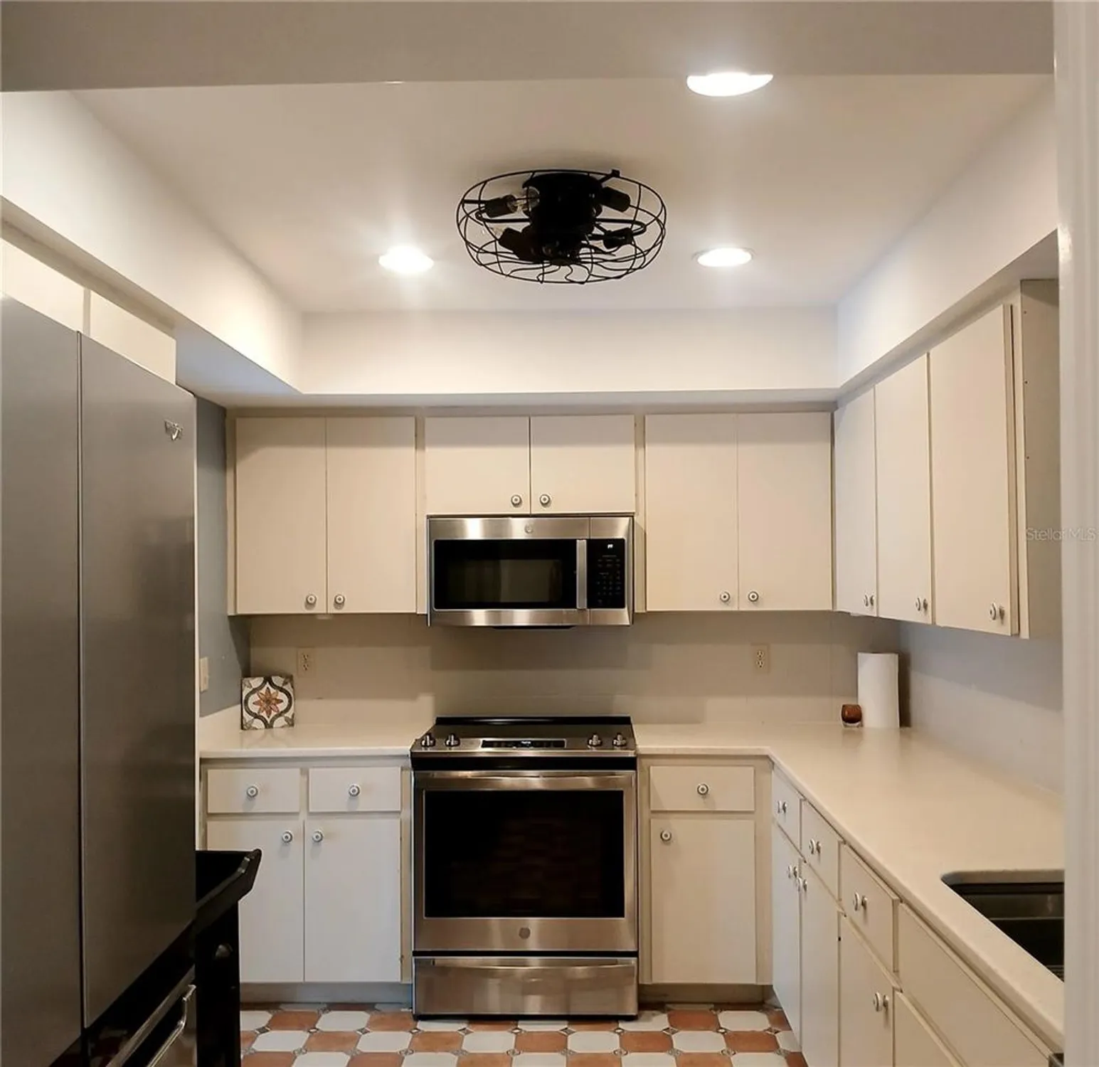 Property Slideshow image 7 of 36 | 7183 wood creek dr 9, Sarasota, FL, 34231