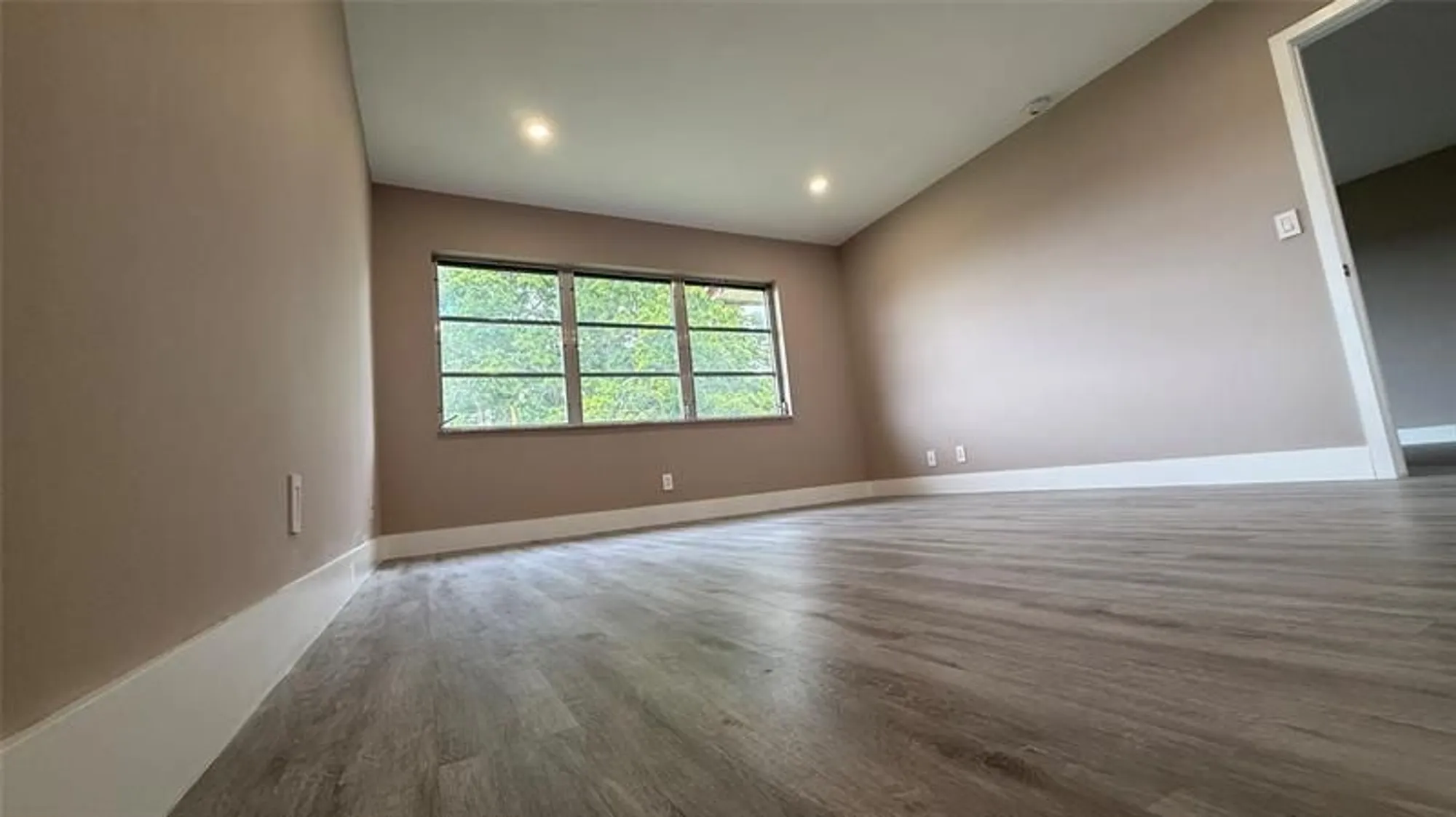 Property Slideshow image 43 of 53 | 8962 s hollybrook blvd 308, Pembroke Pines, FL, 33025