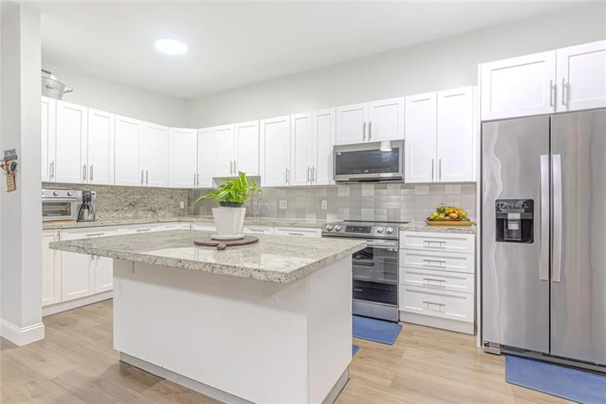 Property Slideshow image 2 of 25 | 10675 w clairmont cir # 202, Tamarac, FL, 33321