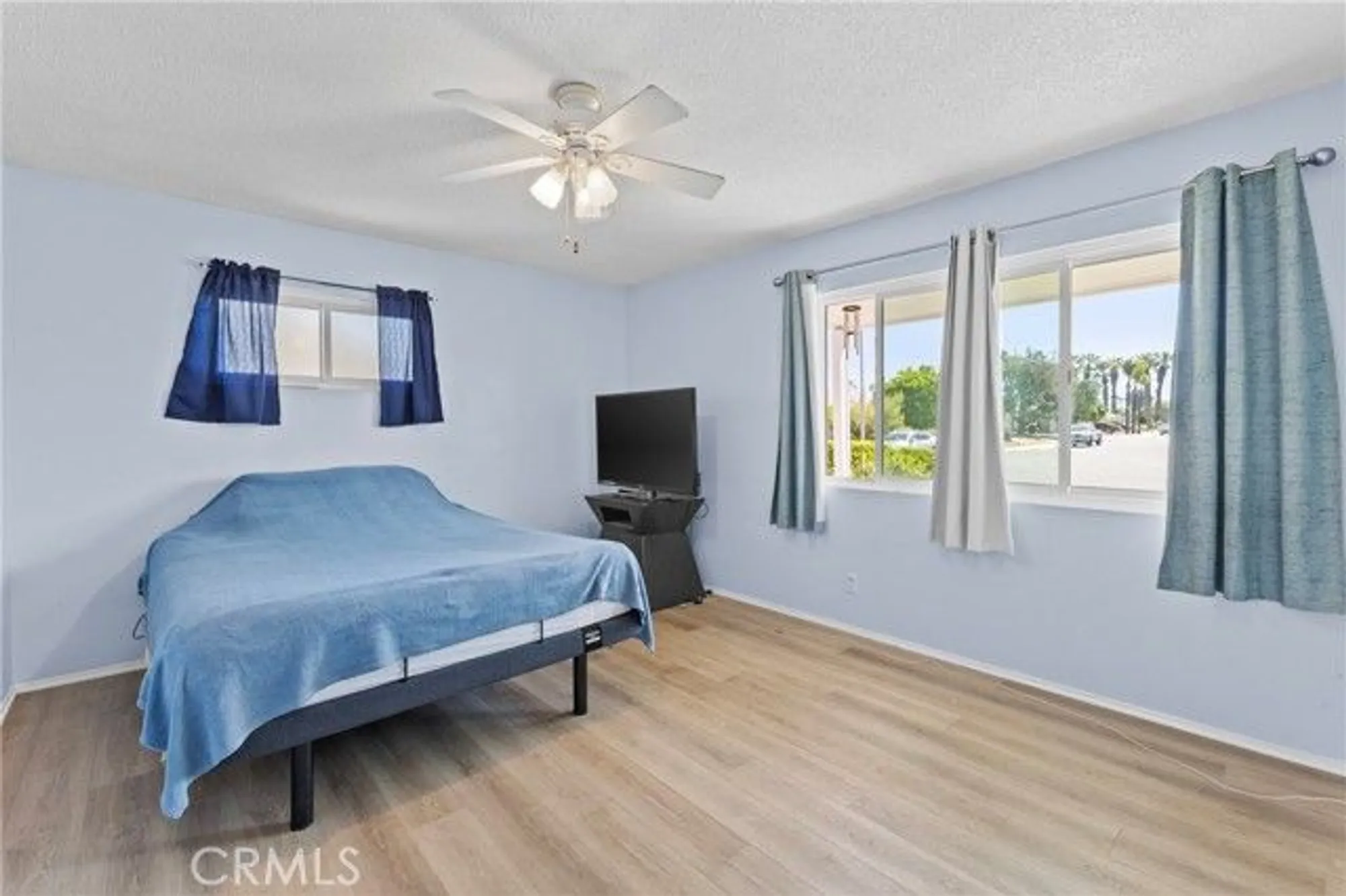 Property Slideshow image 15 of 41 | 541 shasta way, Hemet, CA, 92543